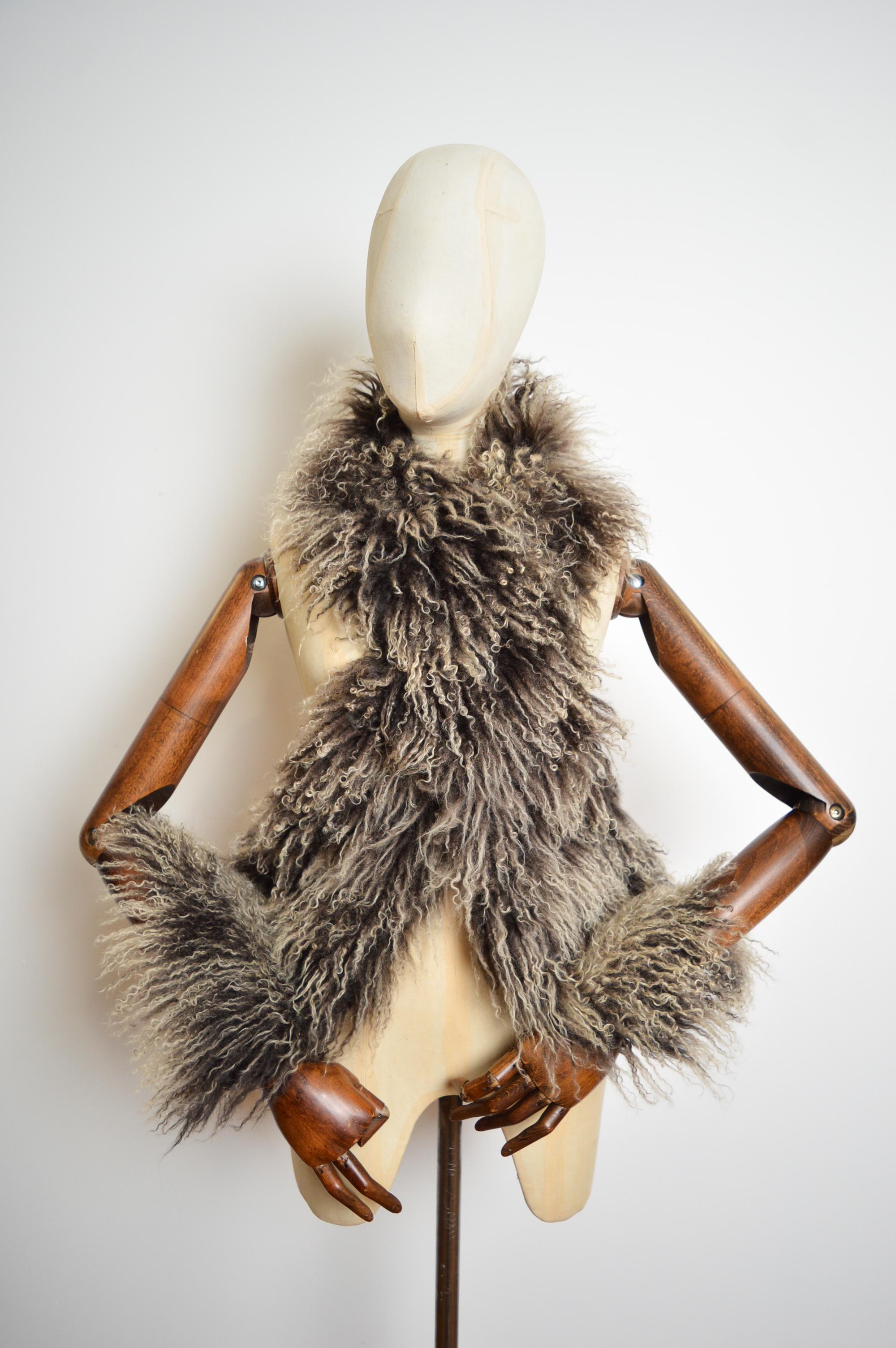 Fall / Winter 2000 John Galliano Christian Dior Brown Mongolian Lamb Boa Scarf For Sale 3