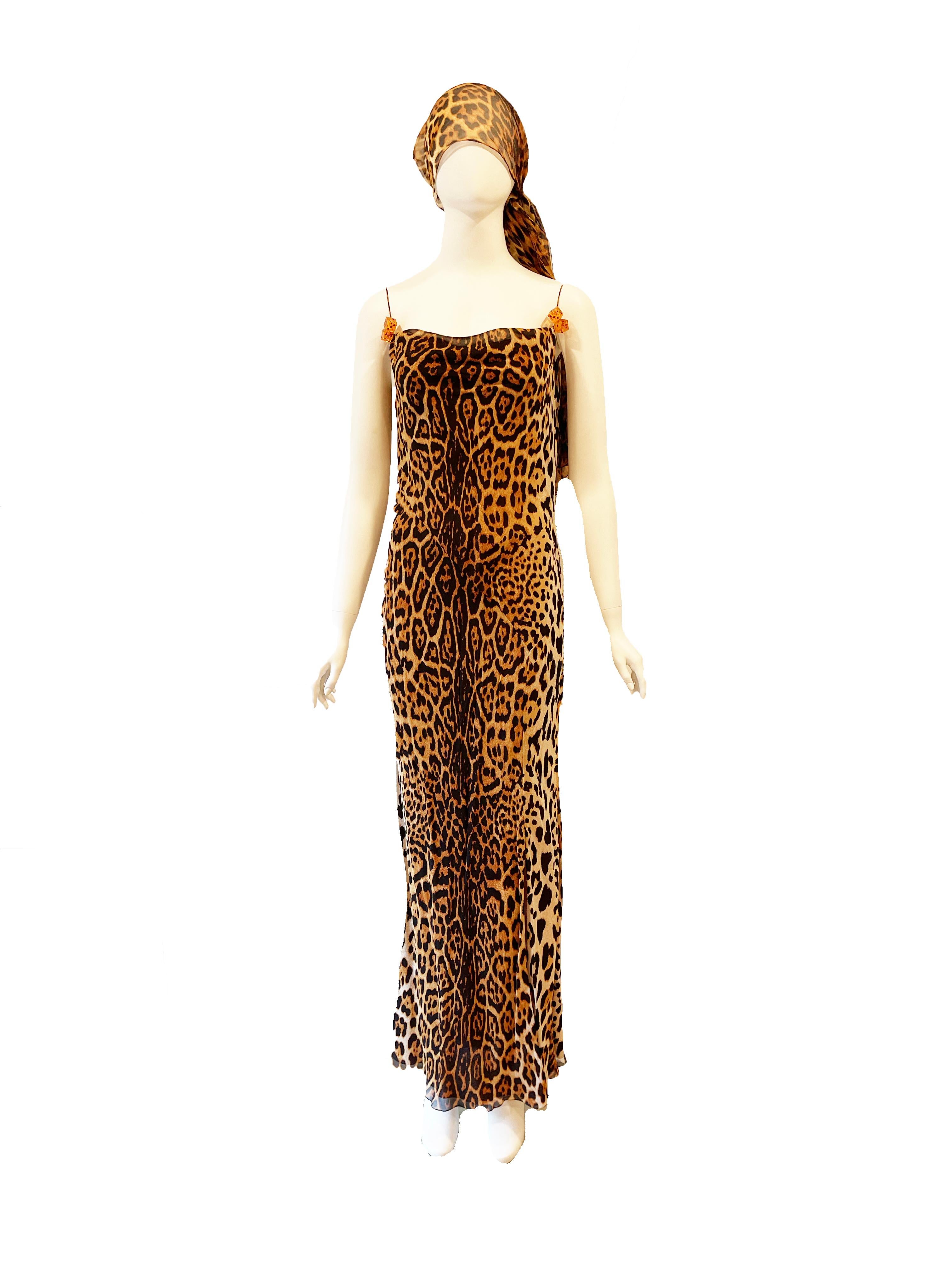 Fall / Winter 2004 CHRISTIAN DIOR by GALLIANO Gown

Leopard Print Slip dress
100% silk
Dice accents
with wrap
28