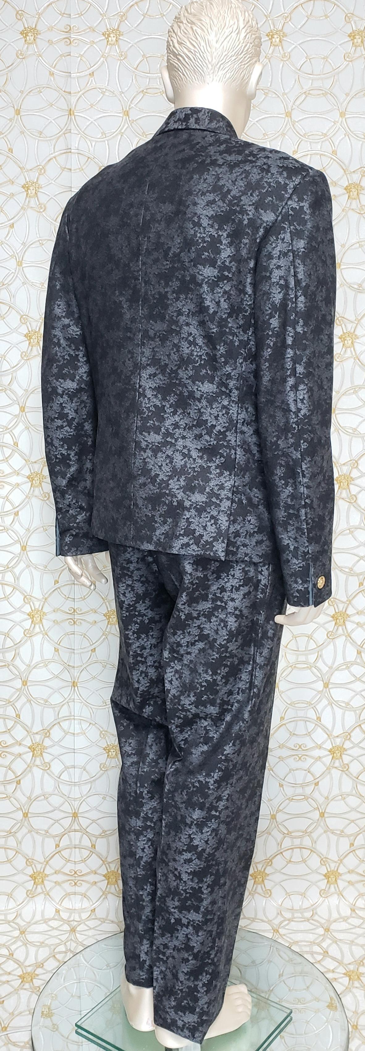 Gray FALL/WINTER 2012 look # 16, 22 BRAND NEW VERSACE GRAY SUIT 48 - 38 (M)