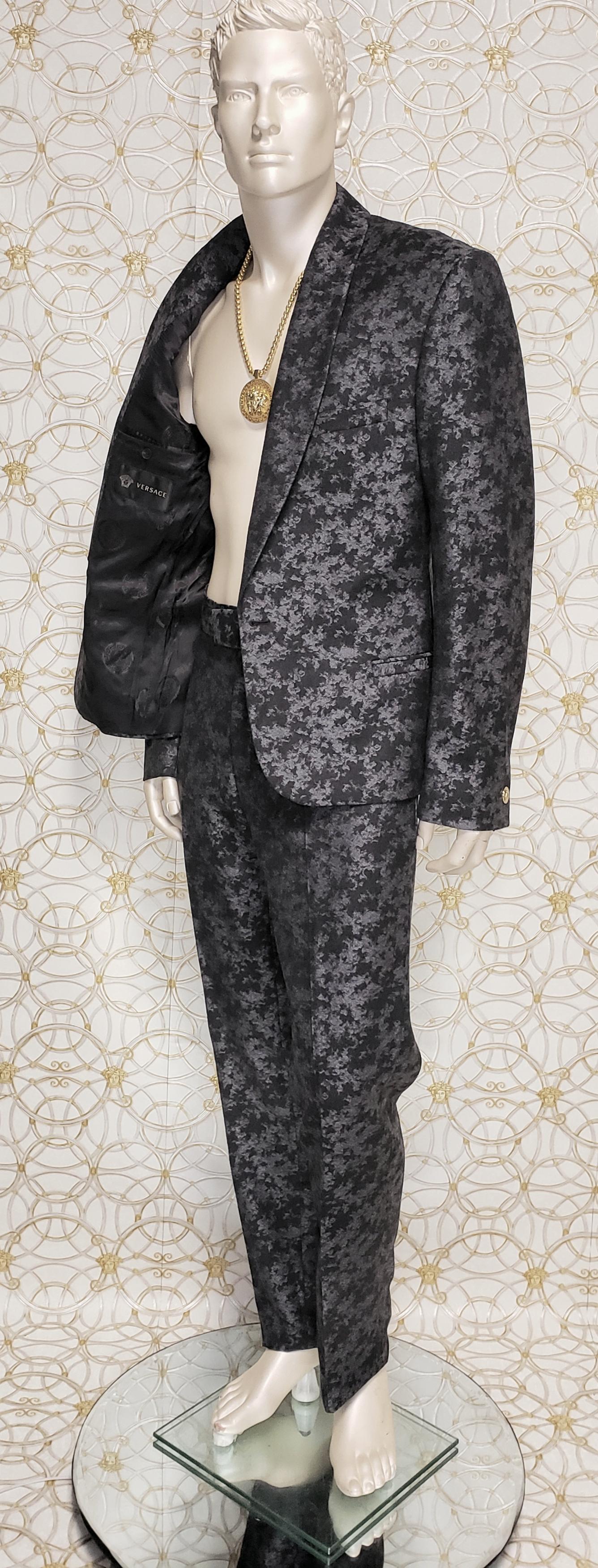 FALL/WINTER 2012 look # 16, 22 BRAND NEW VERSACE GRAY SUIT 48 - 38 (M) 1