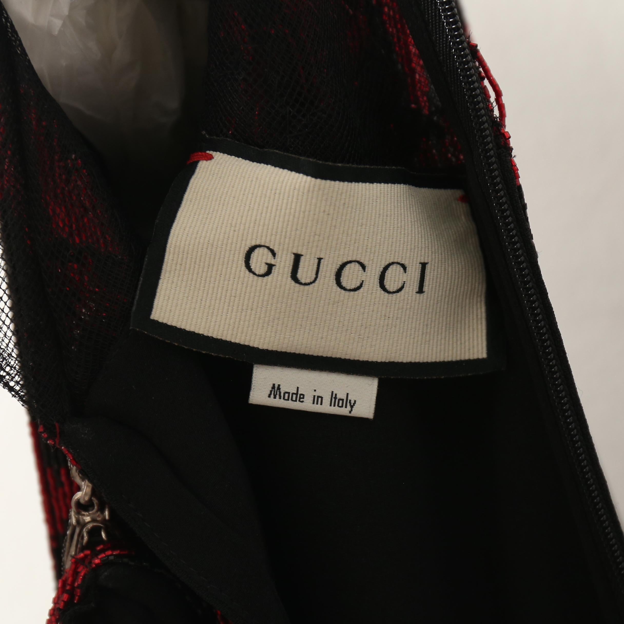 Herbst Winter 2019 Gucci Rot Schwarzes perlenbesetztes Fransenkleid mit Diamanten im Angebot 1