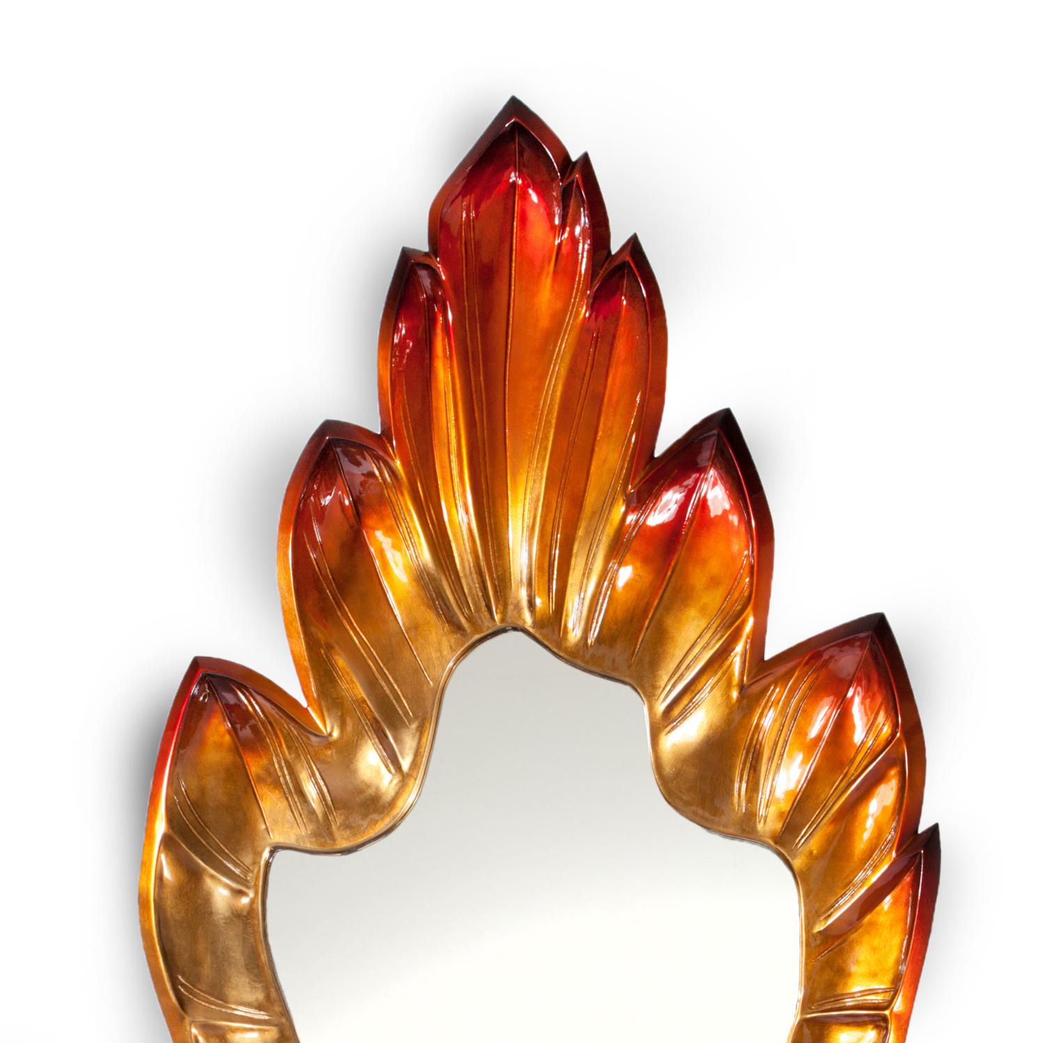 This special edition is a huge hand carved piece that shows the ability of creating bespoke pieces by the InsidherLand team of Portuguese artisans.
The natural aging revealed by the broken tips of the leaf is created by the hand carved structure