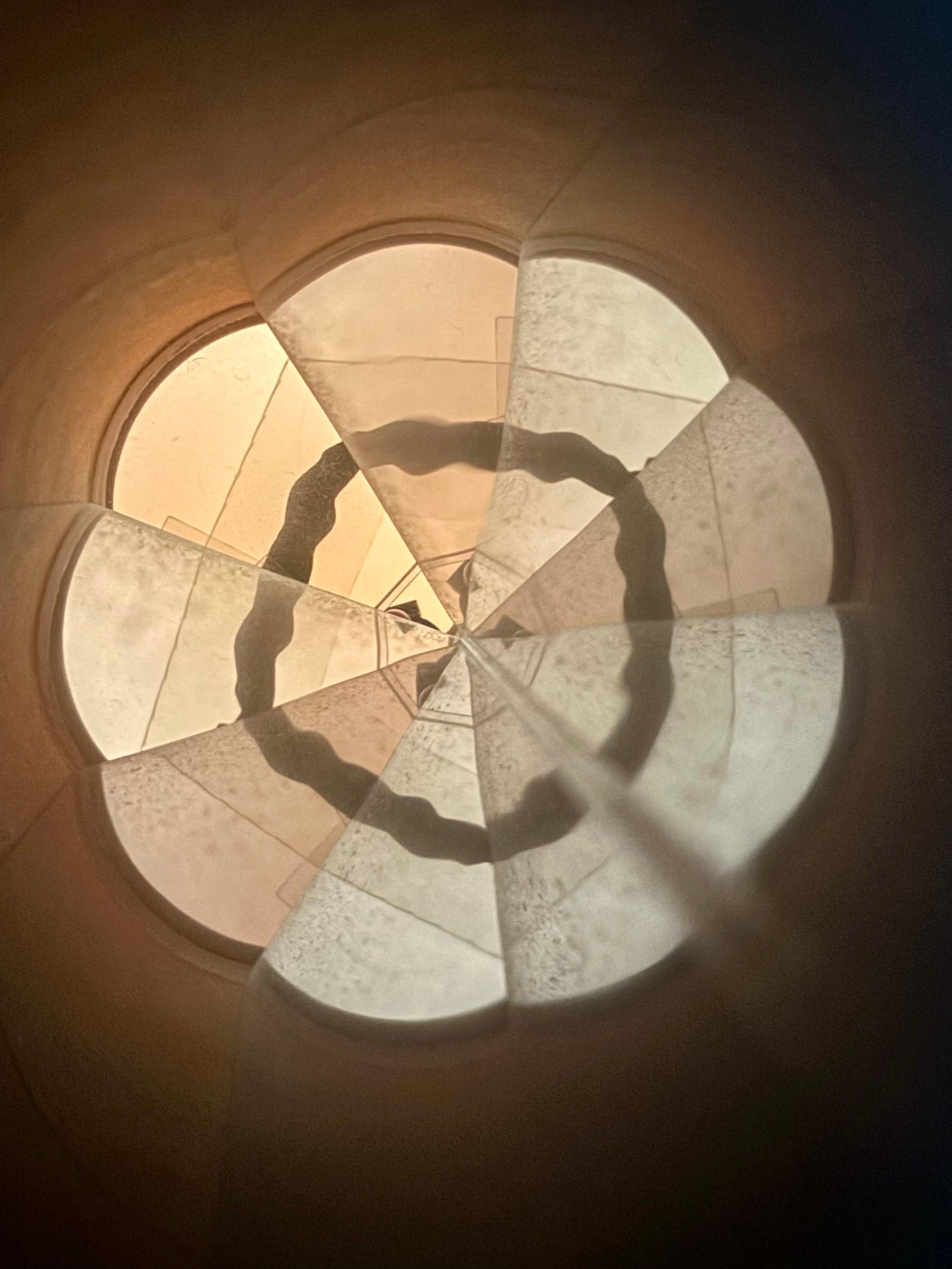 Feuille d'argent Falling Man Trovascope Kaléidoscope, Musée d'art moderne en vente