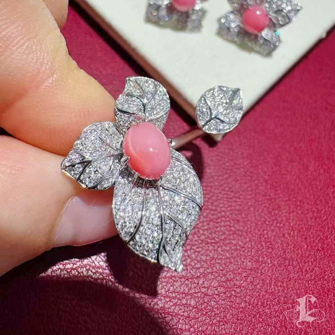 Anello aperto con perla Conchiglia a foglia cadente - 1,58ct In condizioni Nuovo in vendita a New York, NY