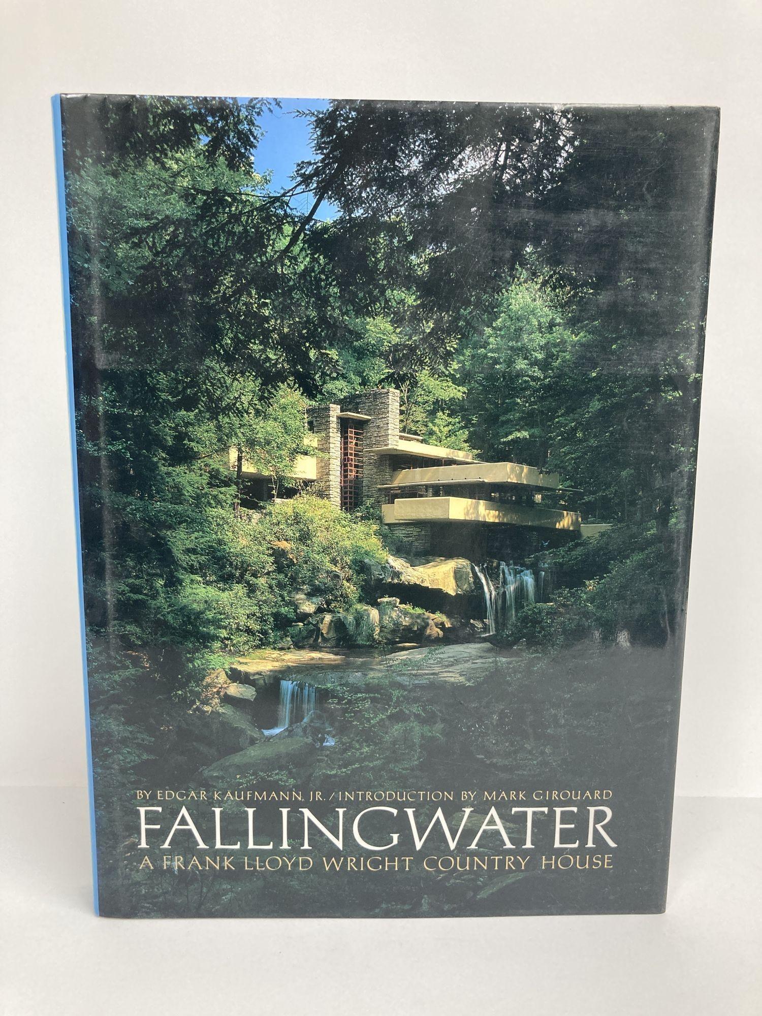 20ième siècle Fallingwater, a Frank Lloyd Wright Country House 1986, 1st Ed. Grand livre relié B en vente