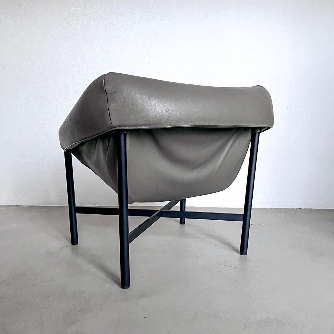Falstaff Grey Leather Armchair by Stefan Diez for Dante Goods and Bads In Excellent Condition For Sale In Milano, IT