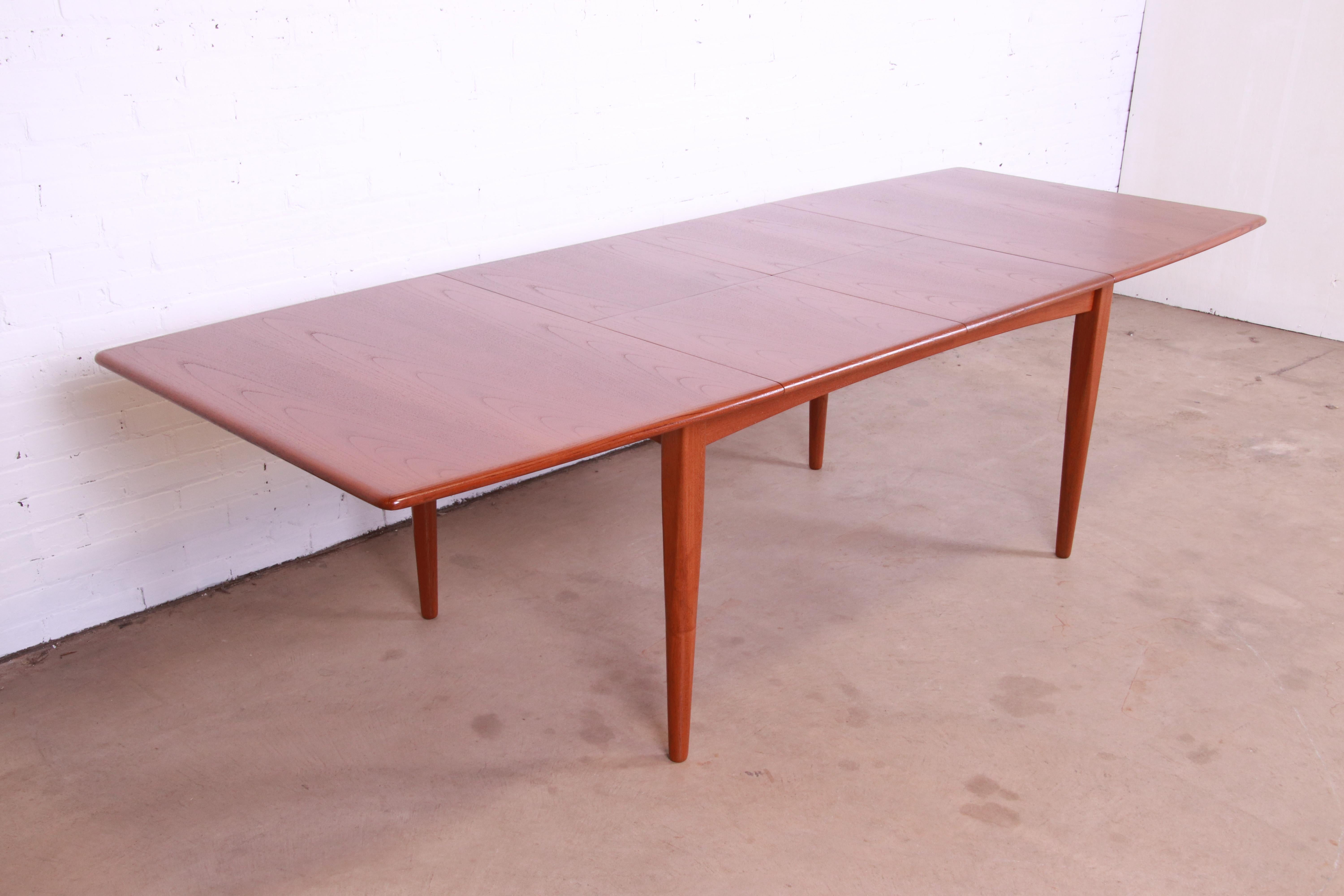 Falster Danish Modern Teak Boat-Shaped Extension Dining Table, Newly Refinished In Good Condition In South Bend, IN