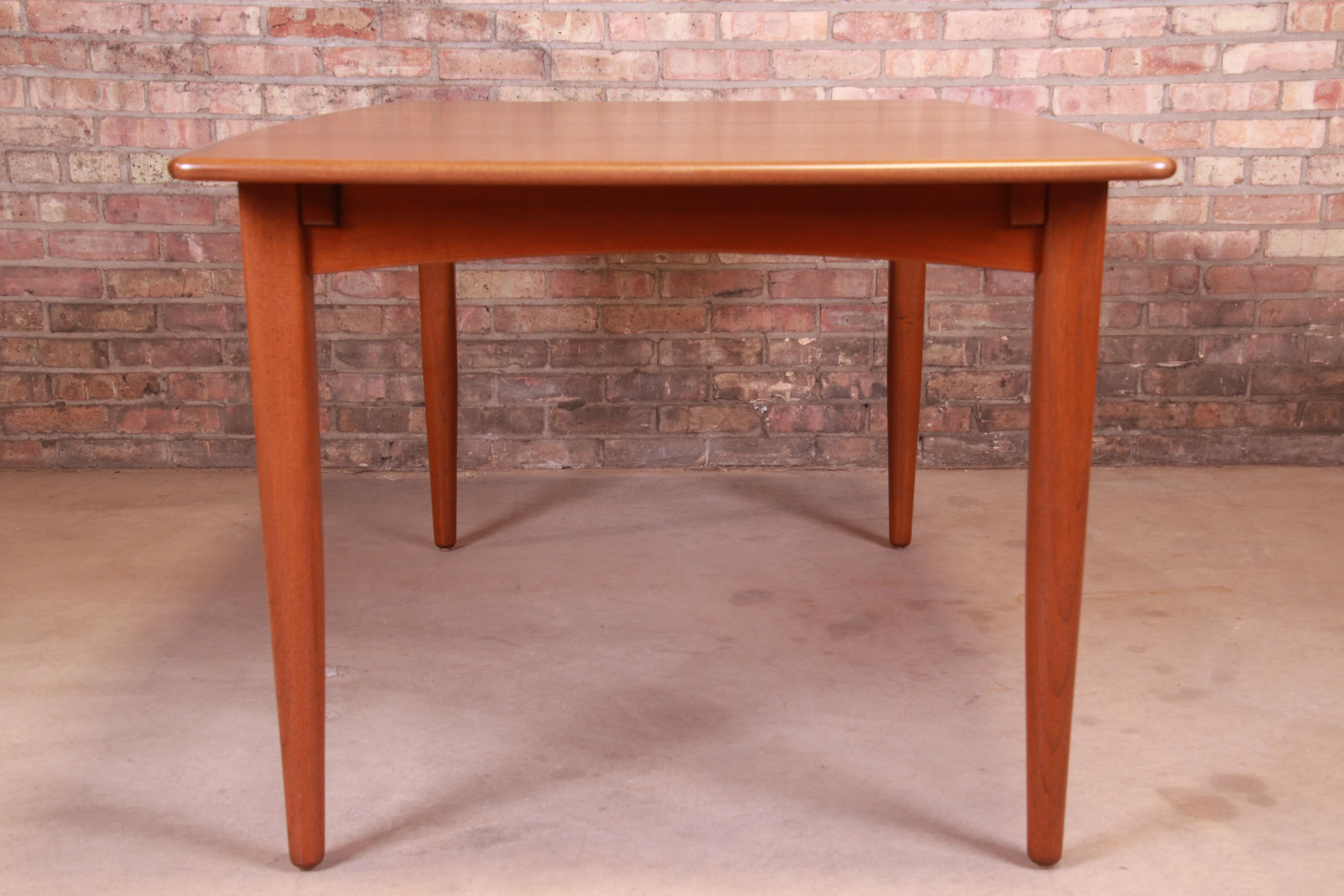 Falster Danish Modern Teak Boat-Shaped Extension Dining Table, Newly Restored 6
