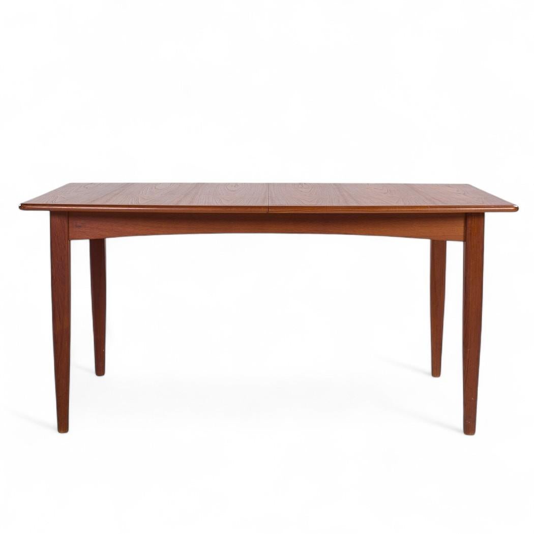 Falster Møbelfabrik Teak Ausziehbarer Esstisch mit 2 Blättern (Hidden Leaf) (Teakholz) im Angebot