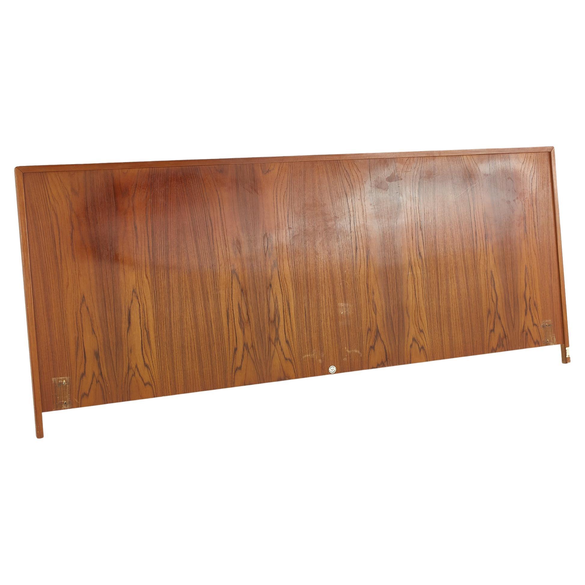 MidCentury Modern KingSize Teak Headboard with Floating Nightstands For Sale at 1stDibs mid