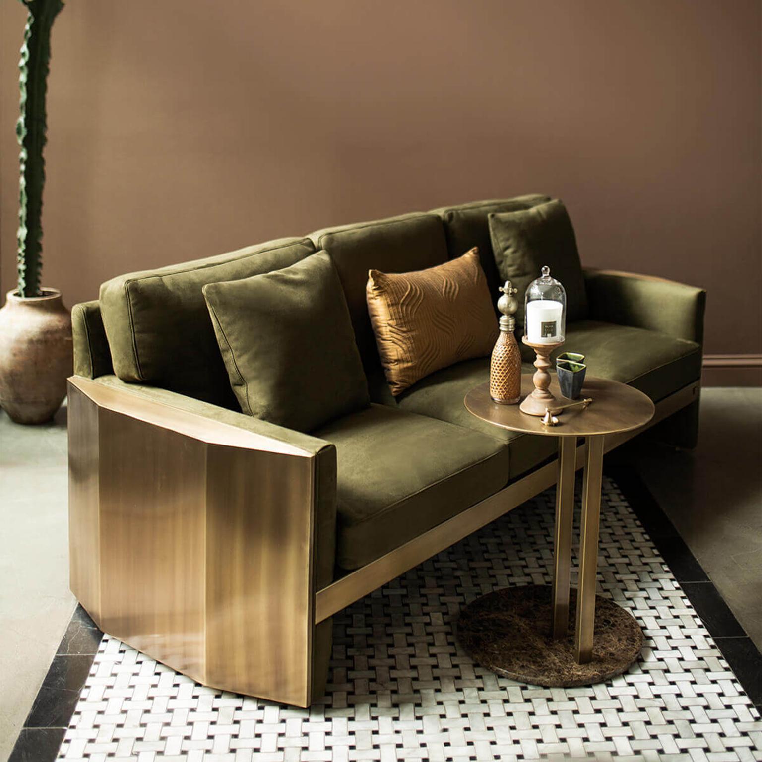 Berühmtes Dreisitzer-Sofa aus kräftigem Messing (21. Jahrhundert und zeitgenössisch) im Angebot