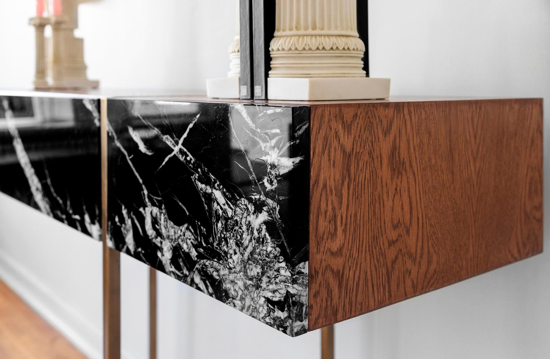 Famosa credenza con cassetti in ottone e marmo in vendita 4