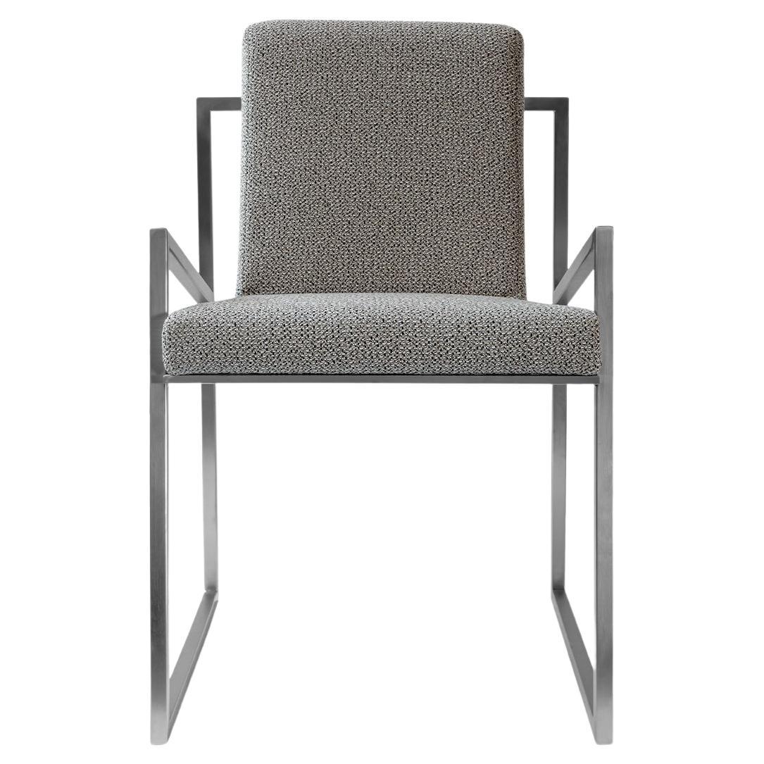 Berühmter Stuhl in Matt-Chrom-grau