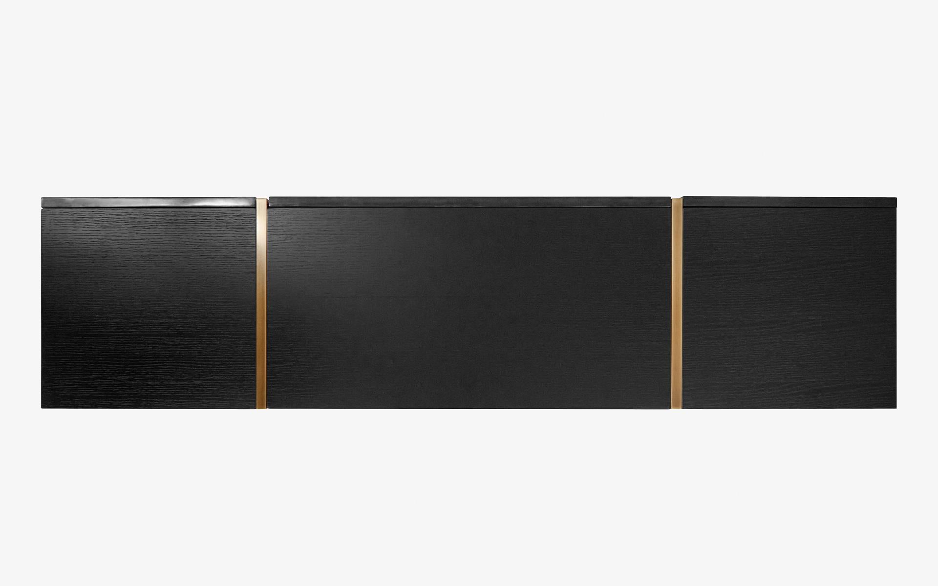 Surrounded by oak veneer and black marble with aged brass, the FAMED NERO TV UNIT combines these natural elements to add style to your television.

Famed TV units, which are a visual feast in their own right even if they do not carry a television,