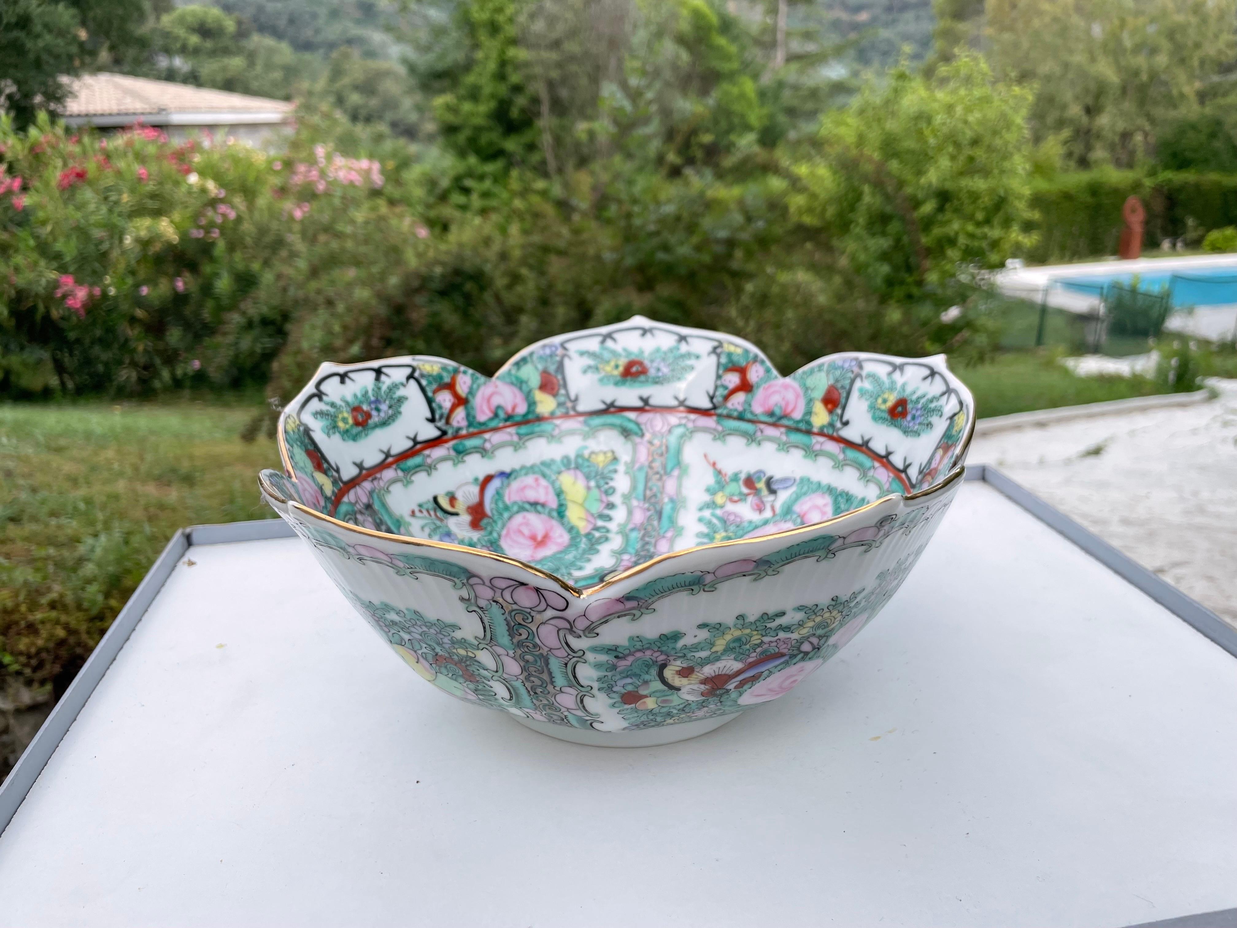 Chinoiserie Famille Rose Bowl, China 20th Century, in Porcelain For Sale