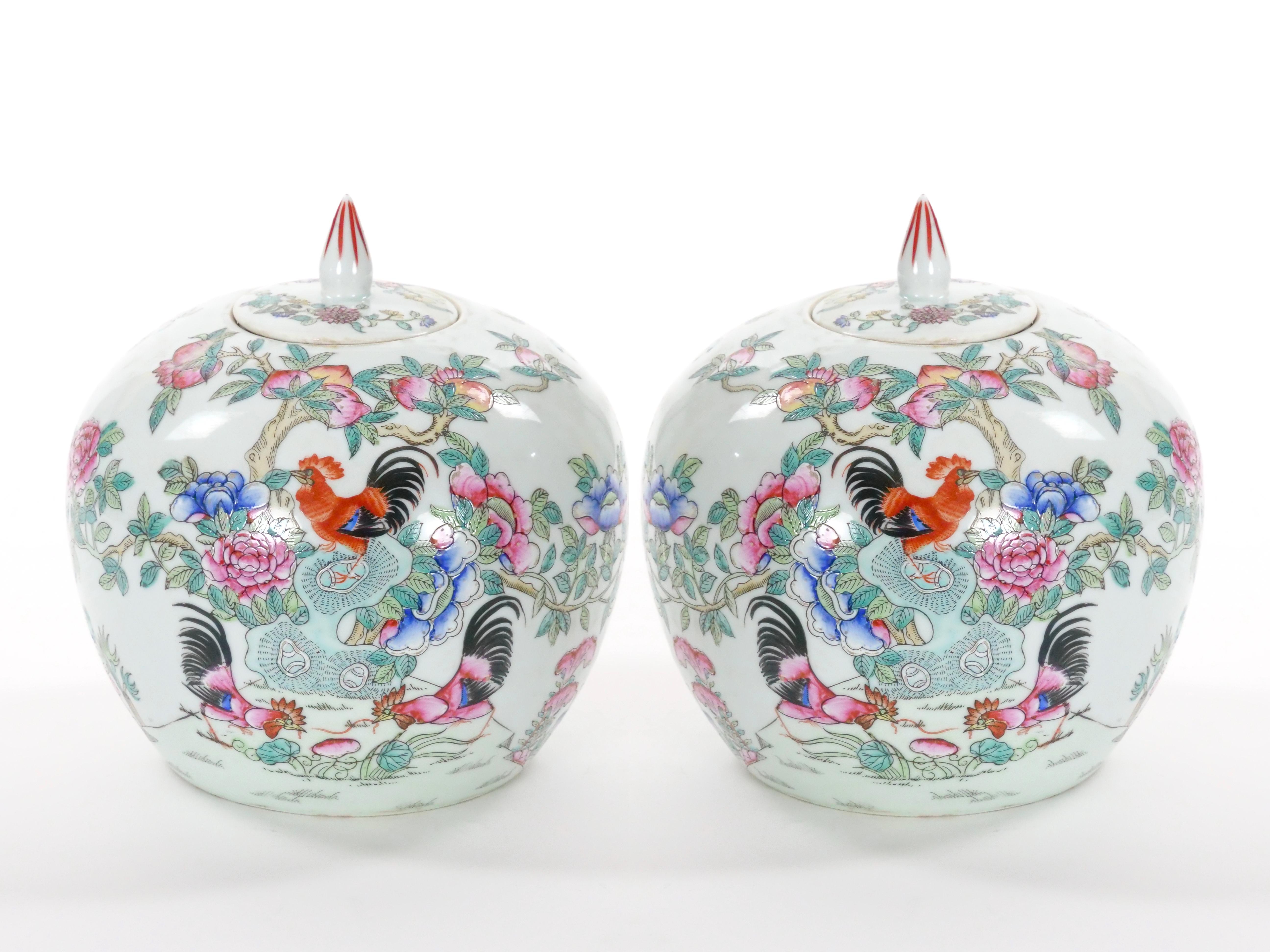 Urnas / Jarras Cubiertas Famille Rose Celadón Chinoiserie POrcelain en venta 9