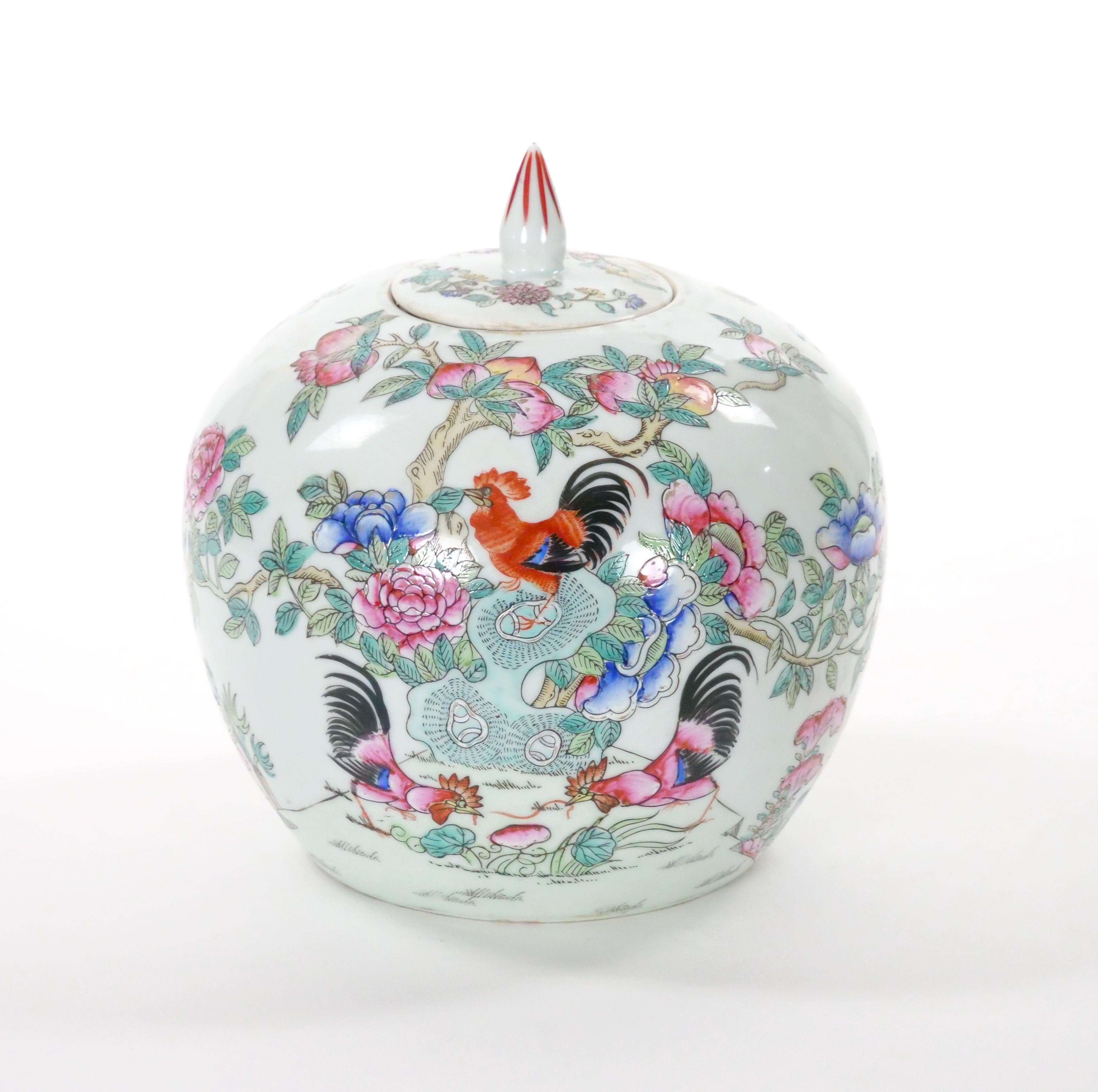 Urnas / Jarras Cubiertas Famille Rose Celadón Chinoiserie POrcelain siglo XIX en venta
