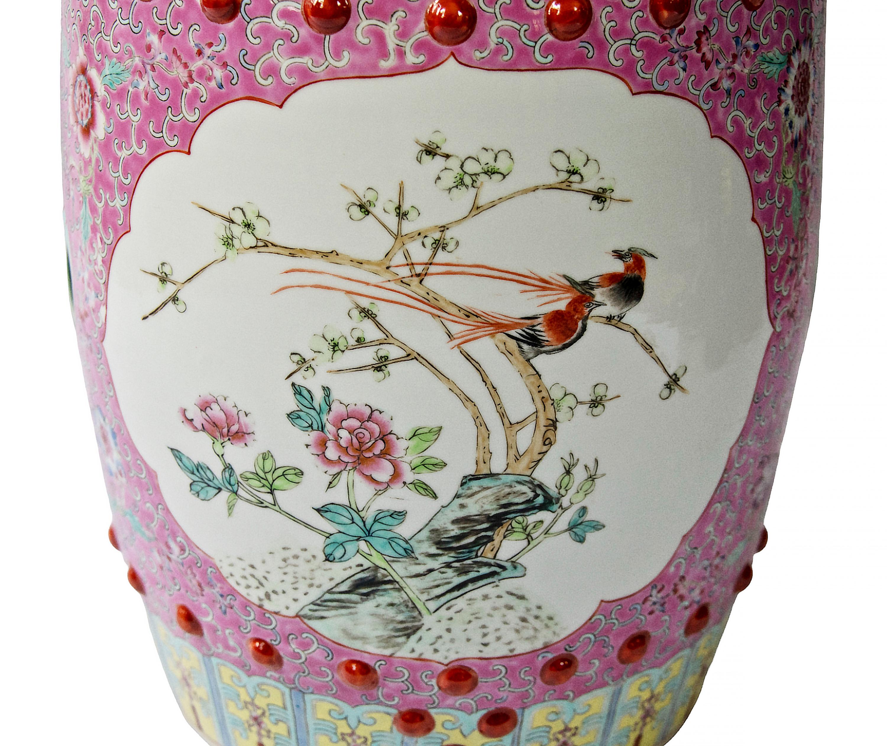 Handgefertigter chinesischer Gartenhocker aus Keramik von Famille Rose im Zustand „Gut“ im Angebot in Vilnius, LT