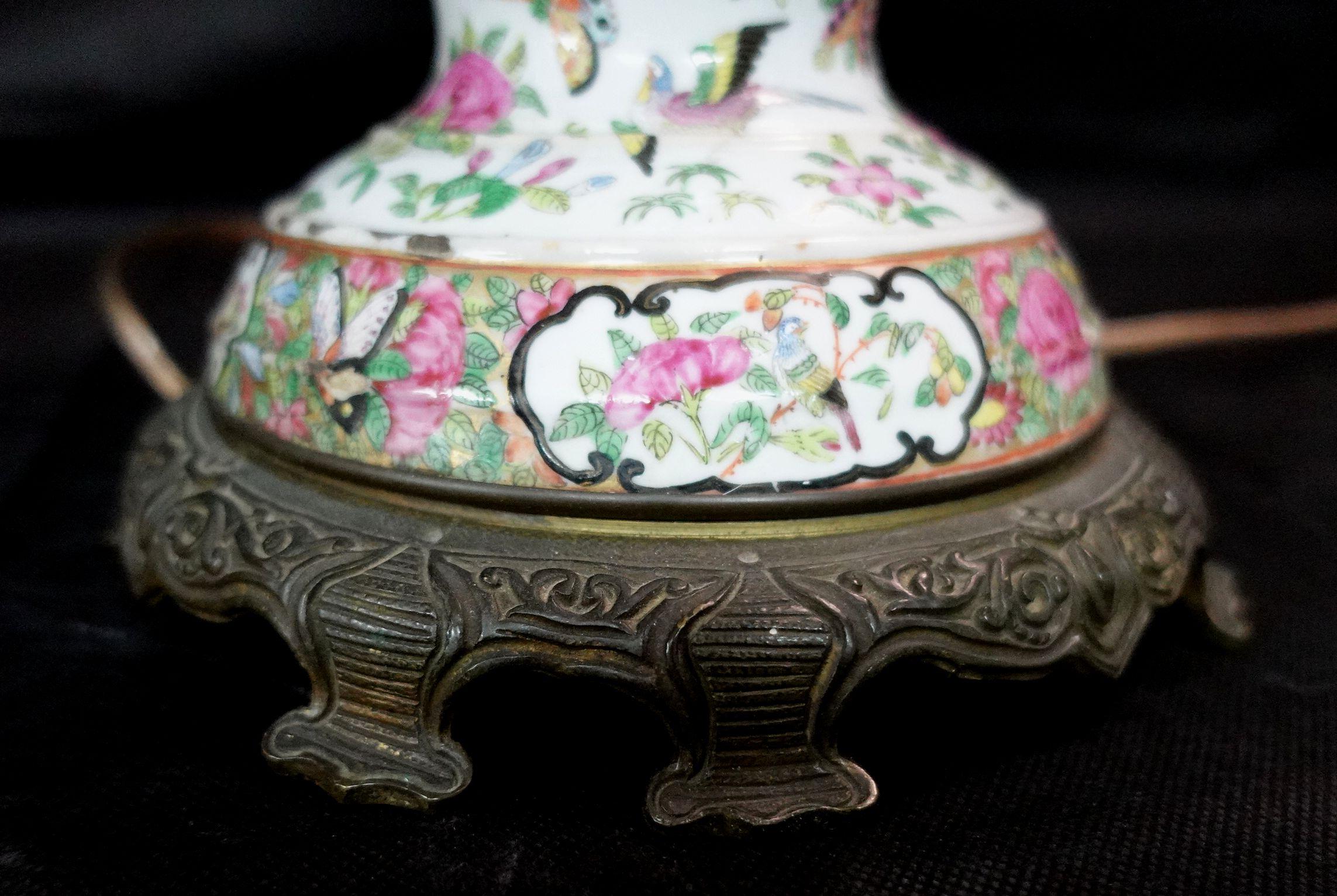 Famille Rose Export Porcelain Water Bottle Lamp, 19th Century For Sale 11
