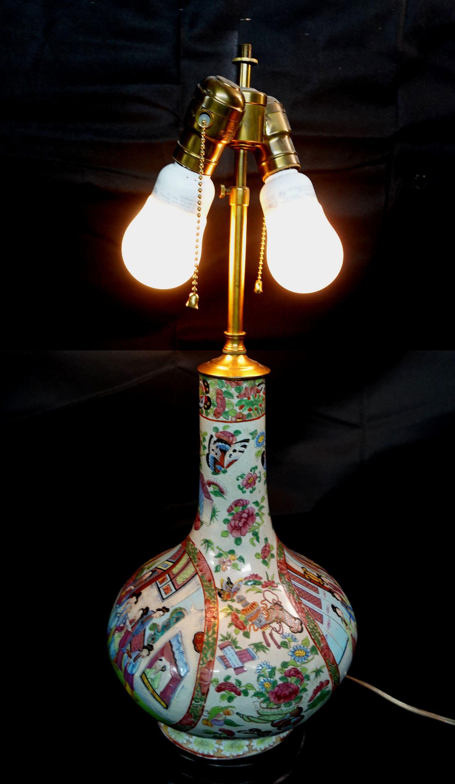 Japanese Famille Rose Export Porcelain Water Bottle Lamp Early 19th Century For Sale