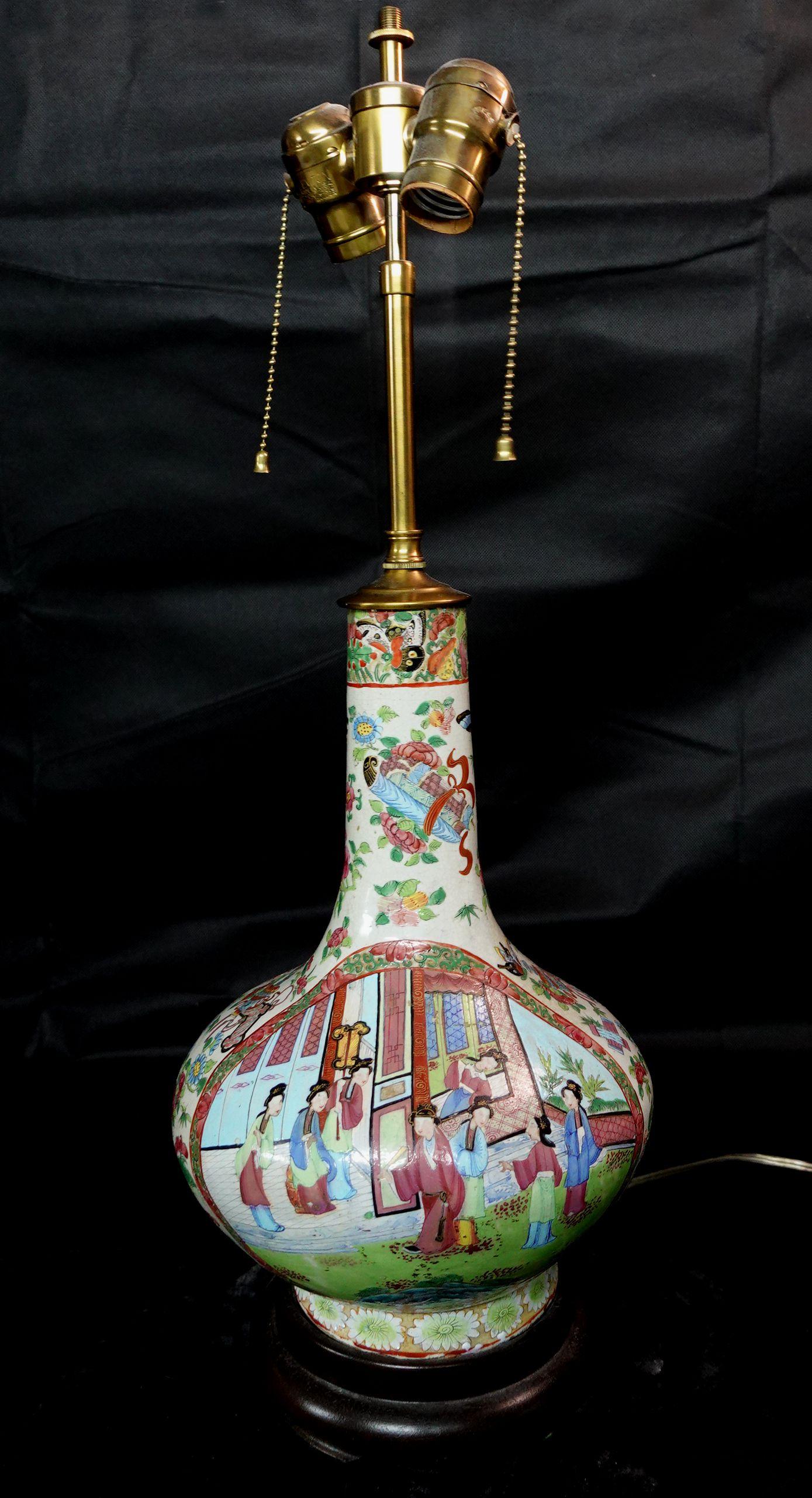 Famille Rose Export Porcelain Water Bottle Lamp Early 19th Century For Sale 3