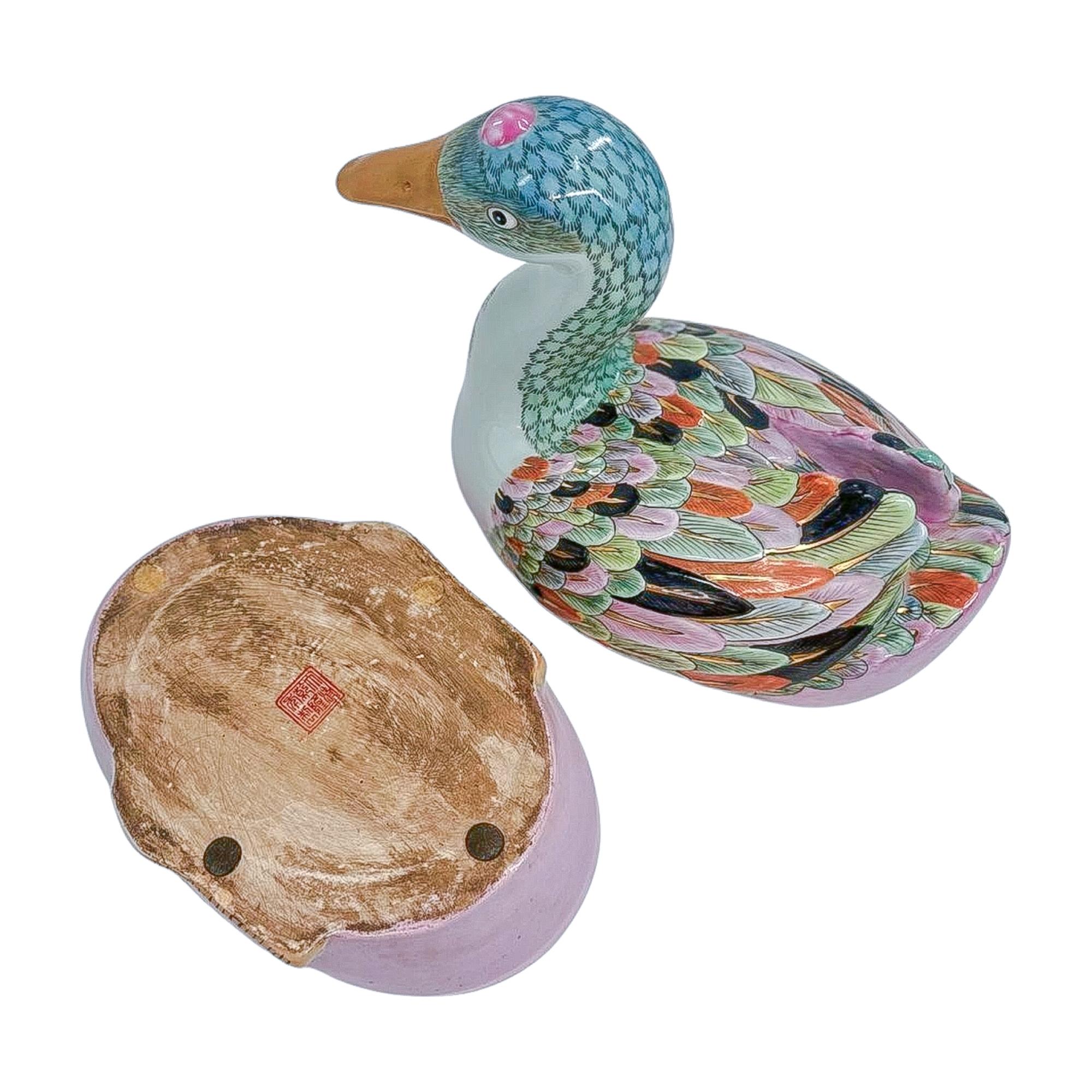 Famille Rose Goose Tureen In Excellent Condition For Sale In Sarasota, FL