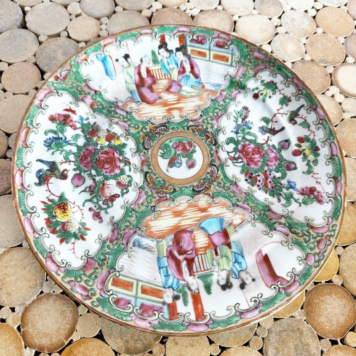 Cinese Piatto Famille Rose in porcellana dipinta a mano in vendita