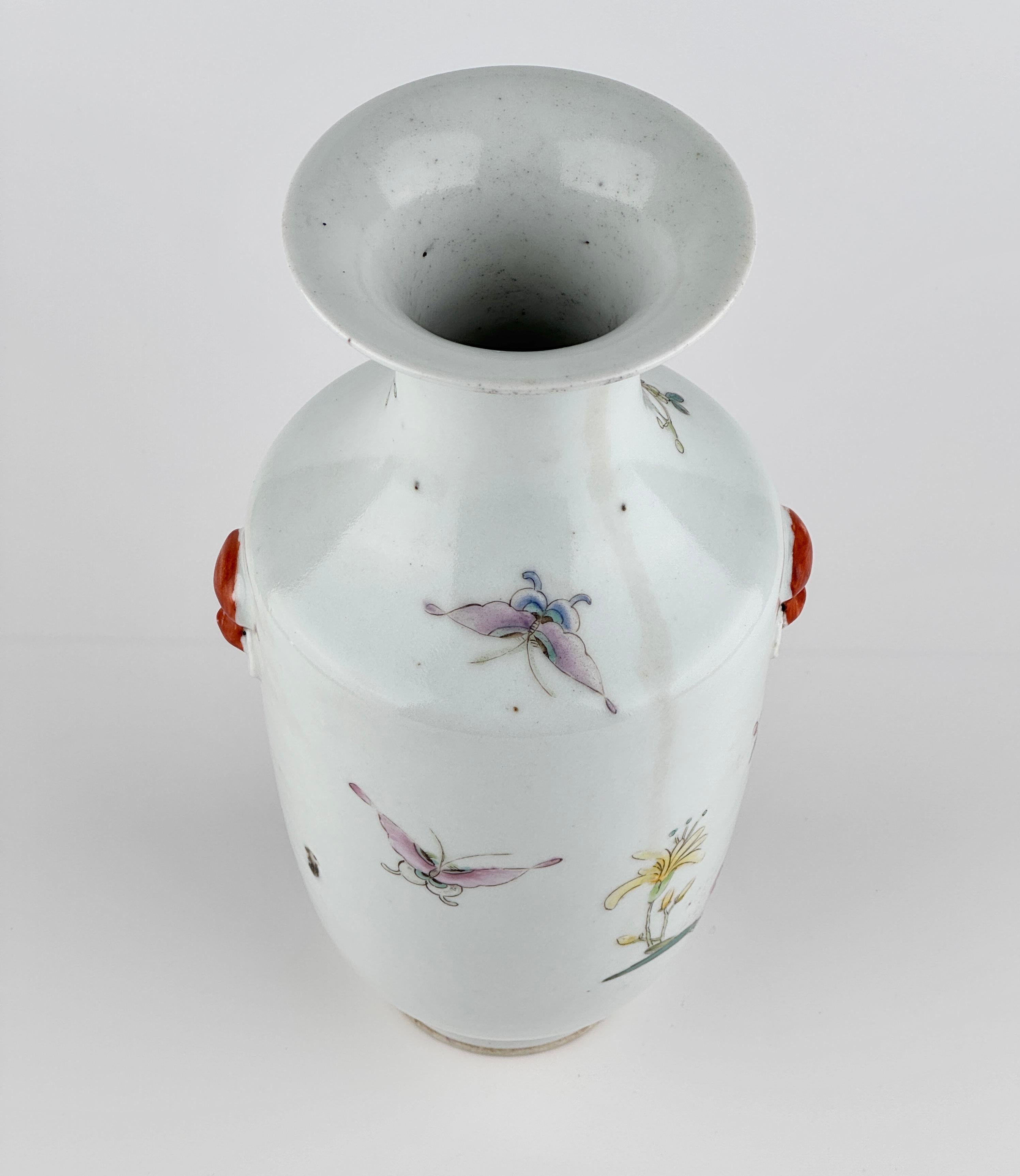 Famille rose porcelain vase, Late Qing Period-Republic Period For Sale 3