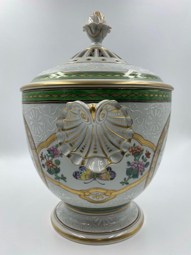 Chinoiserie Famille Rose Potpourri Pot, France, Samson Porcelain