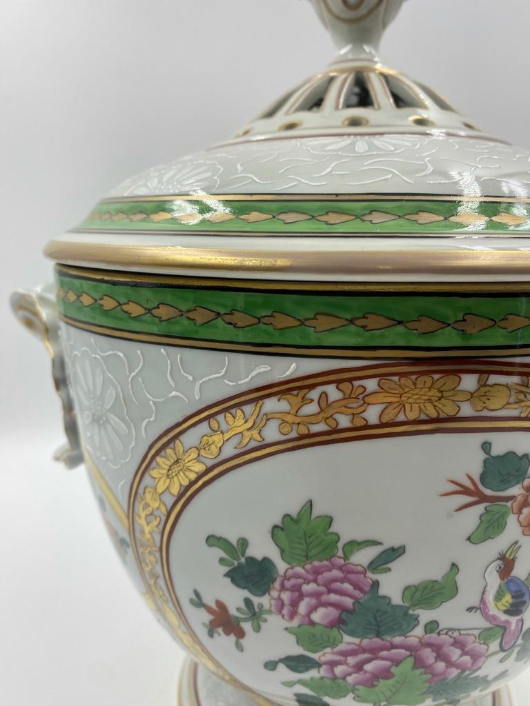 Famille Rose Potpourri Pot, France, Samson Porcelain 2