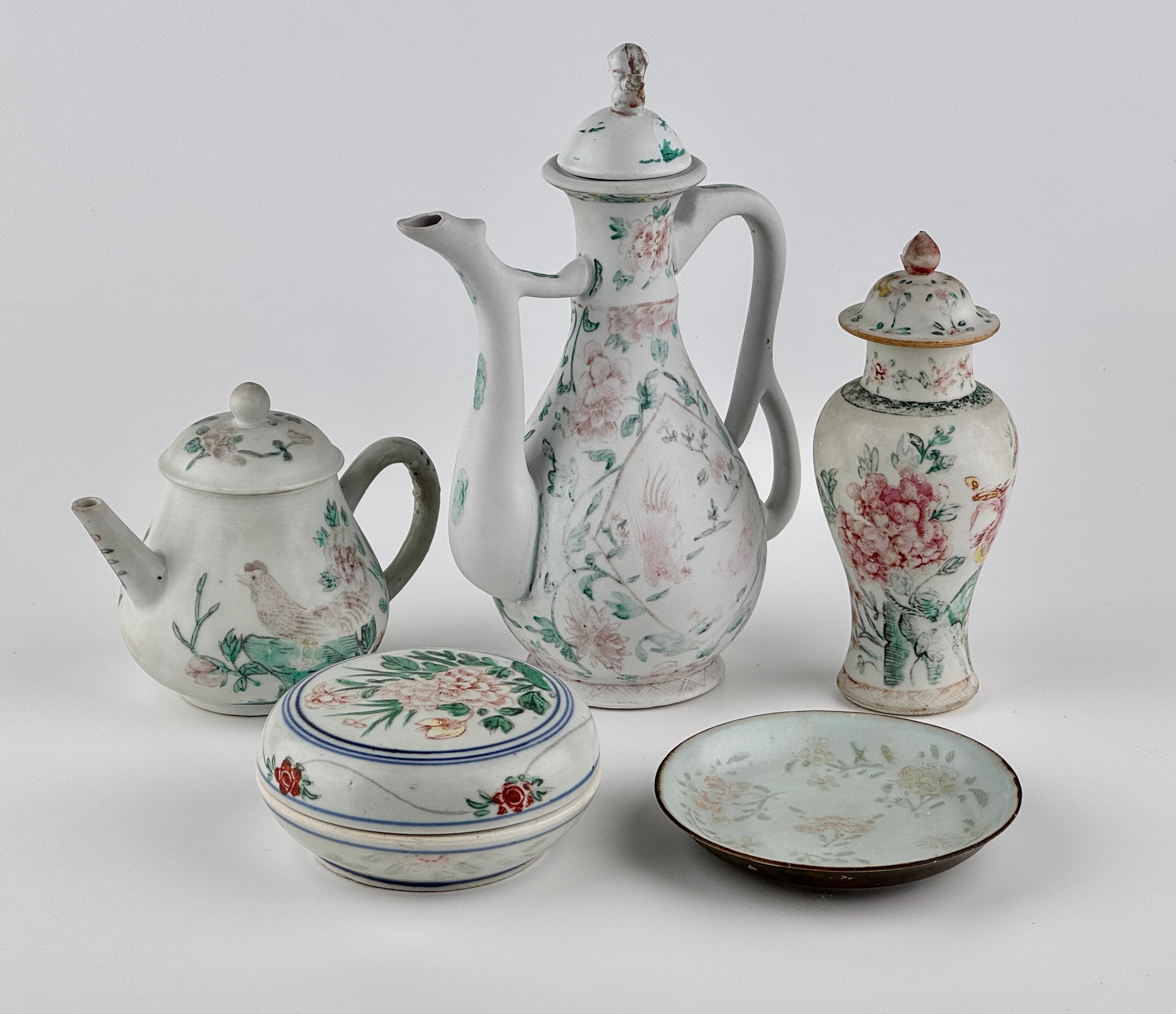 Seltene Famille Rose/Verte Schiffswrack Keramik Set, Qing Dynasty, Yongzheng Ära (Glasiert) im Angebot