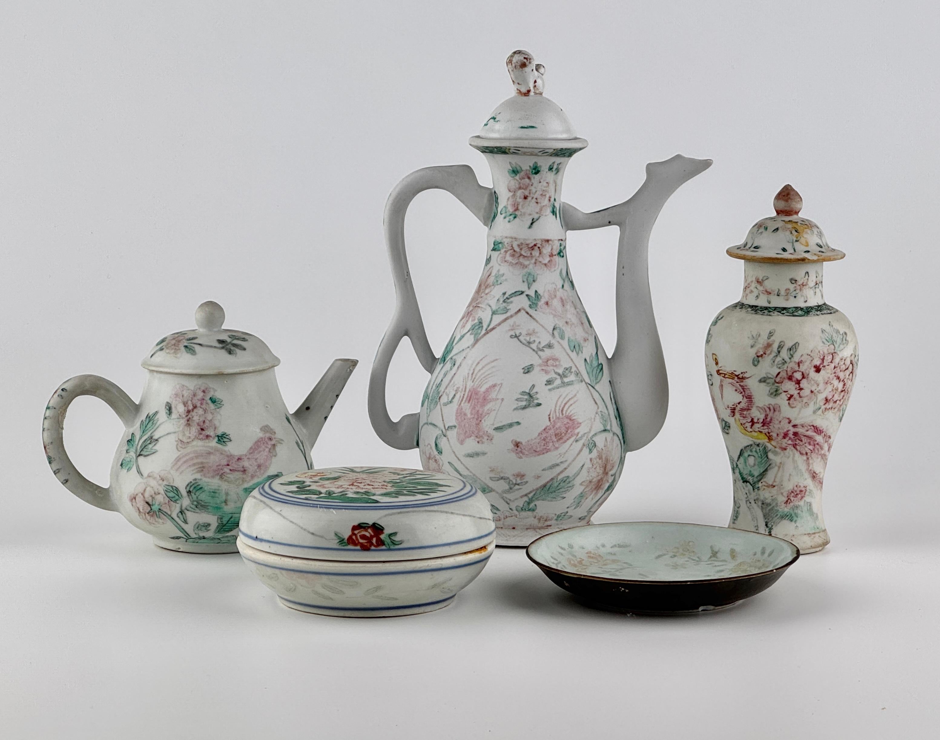 Seltene Famille Rose/Verte Schiffswrack Keramik Set, Qing Dynasty, Yongzheng Ära (18. Jahrhundert) im Angebot