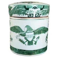 Famille Vert Keramik Chinoiserie Eagle Tea Caddy in Grün Anfang 20.