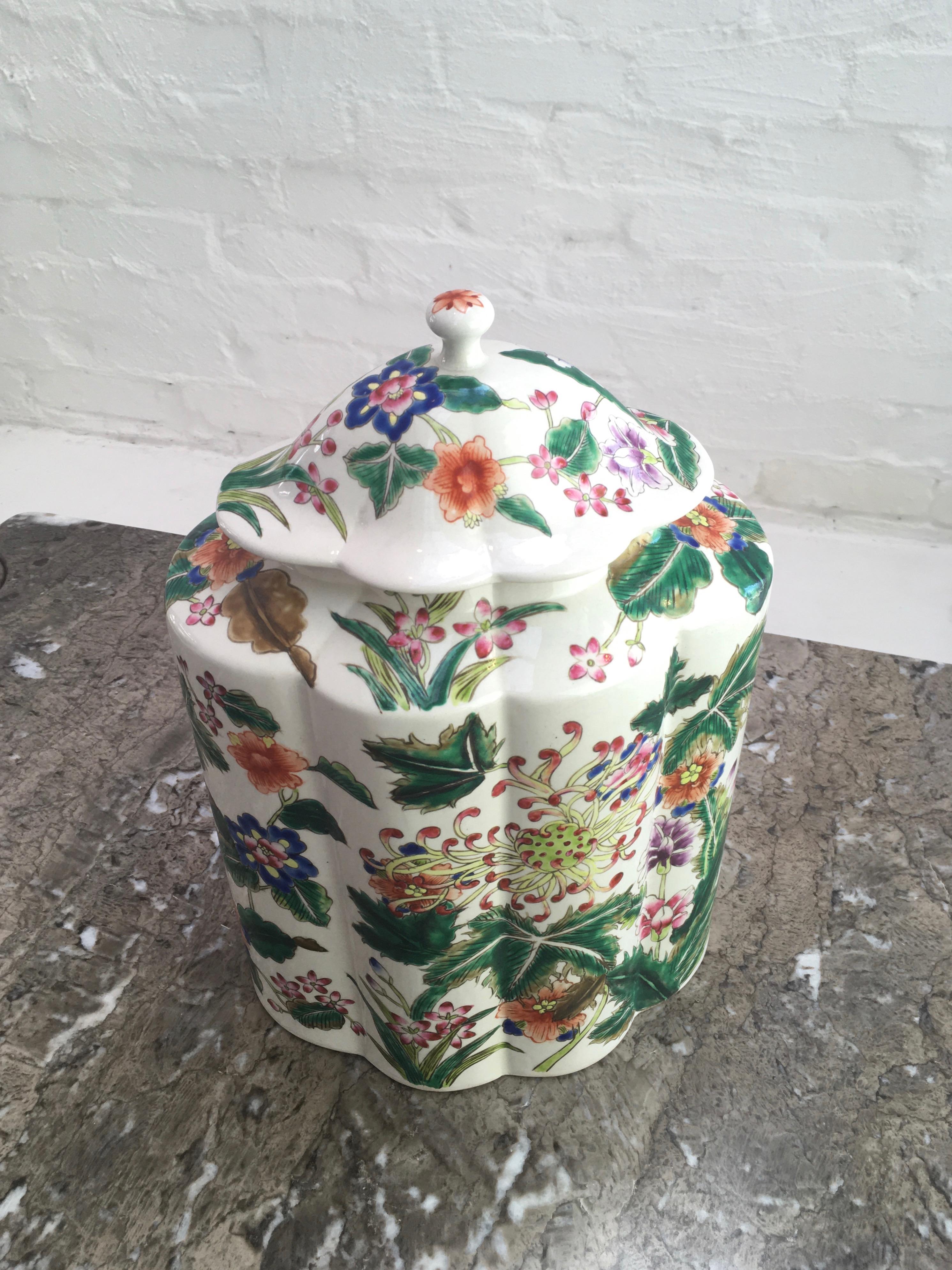 Hand-Painted Famille Verte Kangxi Style Large Lobed Jar of late 20th Century Production