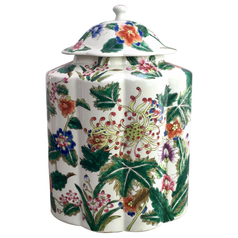 Famille Verte Kangxi Style Large Lobed Jar Of Late th Century Production For Sale At 1stdibs