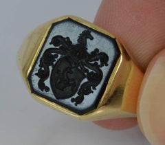 Cimier familial Agate Intaglio Sceau en or 14 carats Bague chevalière hollandaise