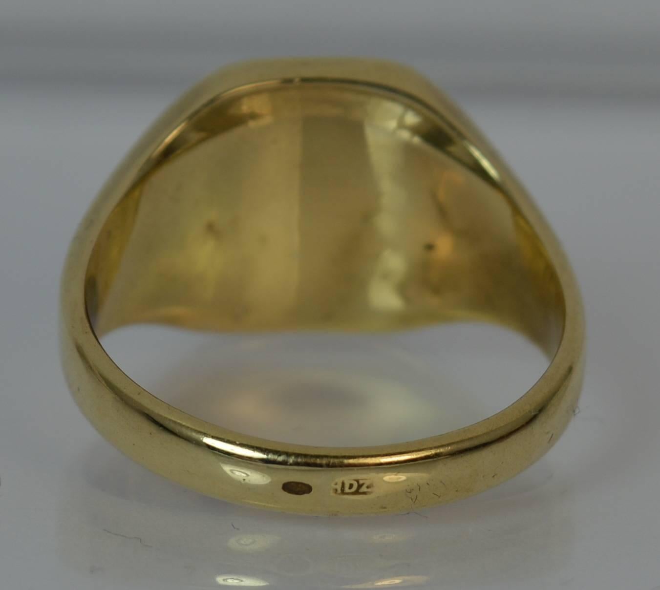 Women's or Men's Family Crest Agate Intaglio Seal 14 Carat Gold Dutch Signet Ring