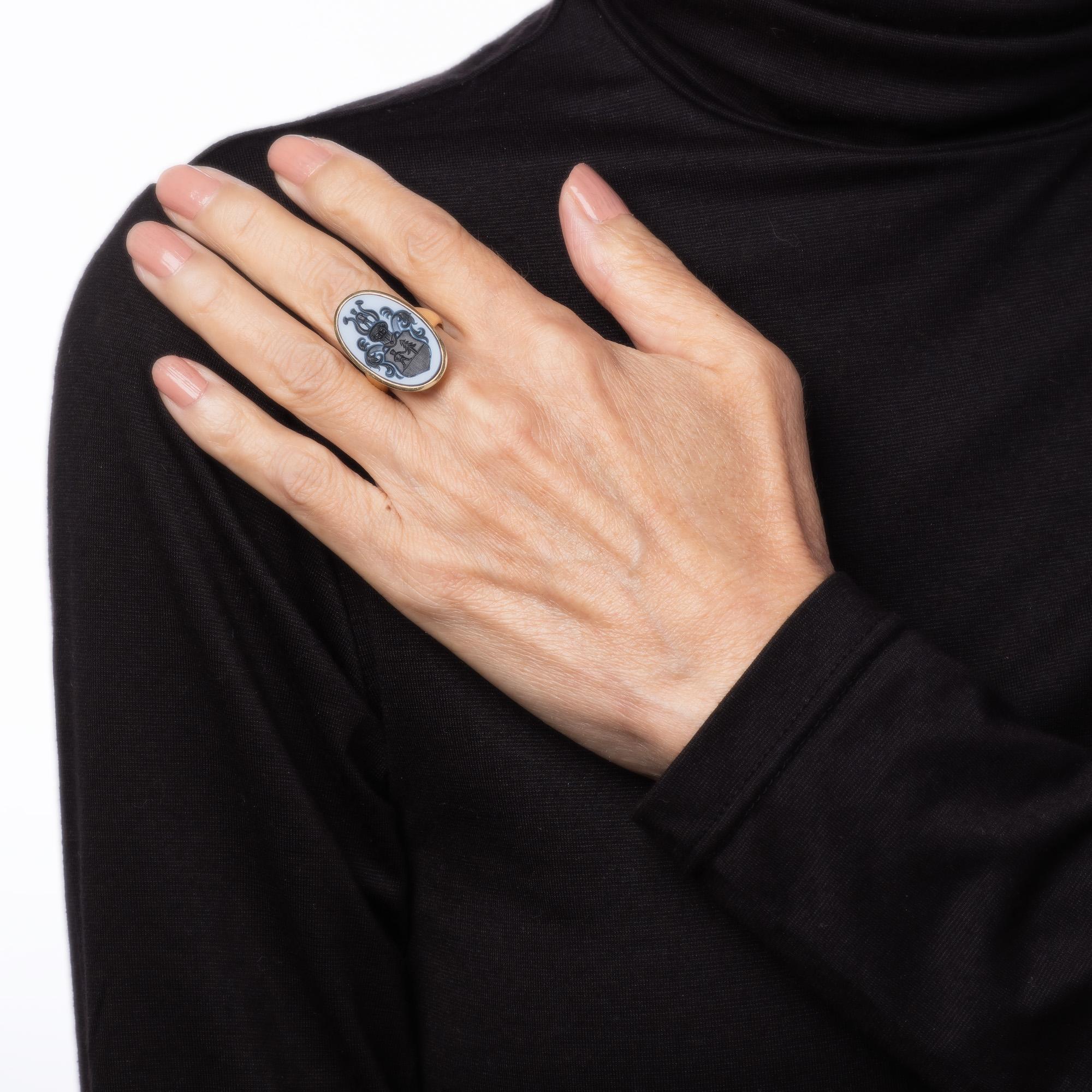 De las mujeres Cresta de la familia Signet Anillo Vintage 14k Oro Amarillo Ágata Azul Grande Oval Sz 6 en venta