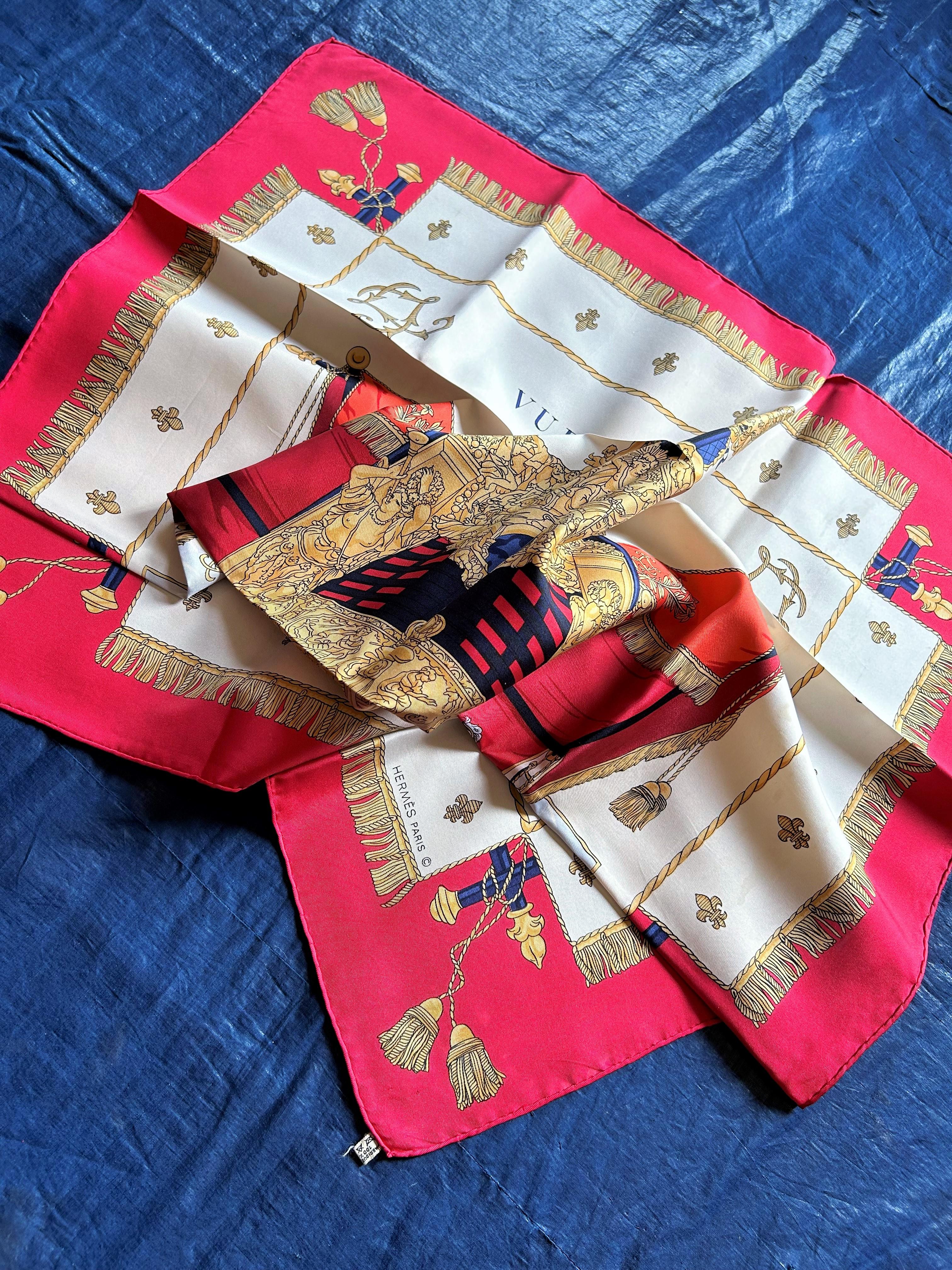 Famoso foulard di Hermès intitolato La Réale by Hugo Grygkar con la sua scatola CIRCA 1990 in vendita 9