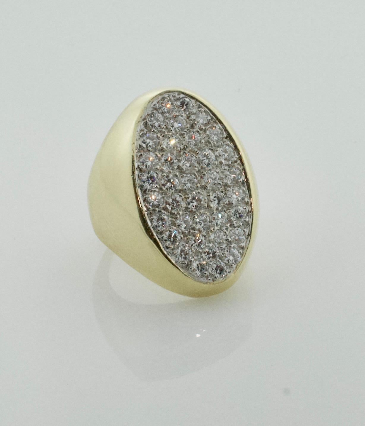 Modern Pave Diamond Ring in 18 Karat 2.00 Carat in 18 Karat For Sale