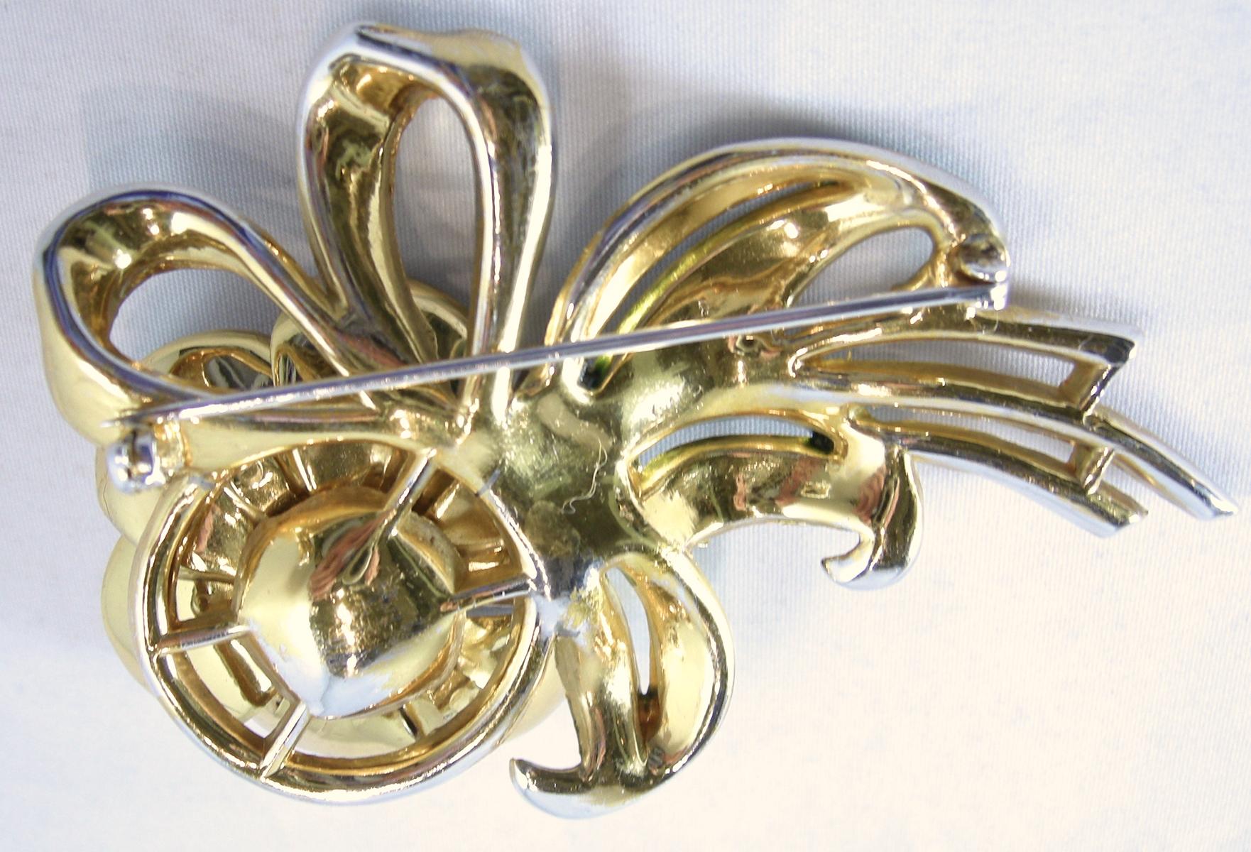 vintage trembler brooch