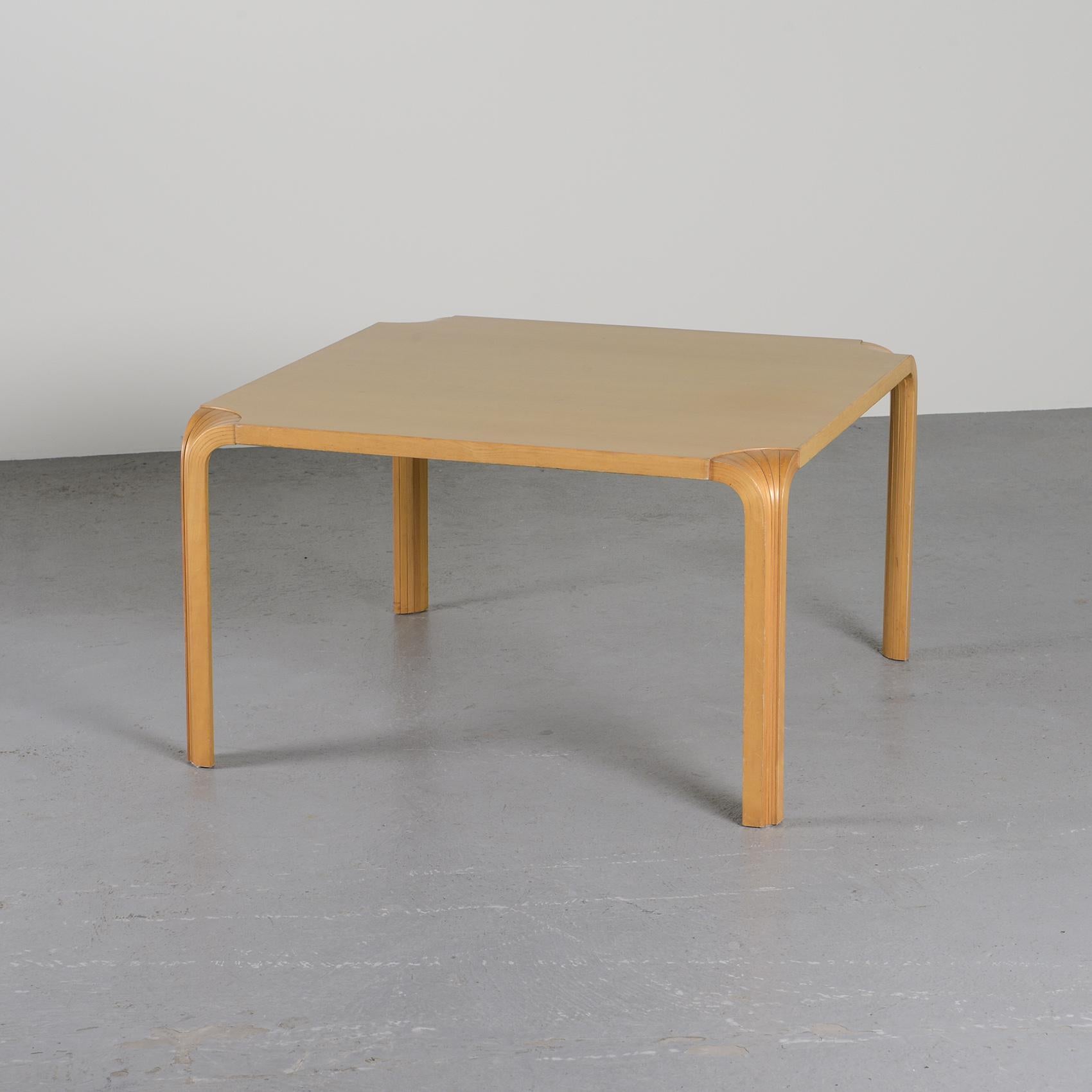 Fan Leg Coffee Table by Alvar Aalto, circa 1970 1