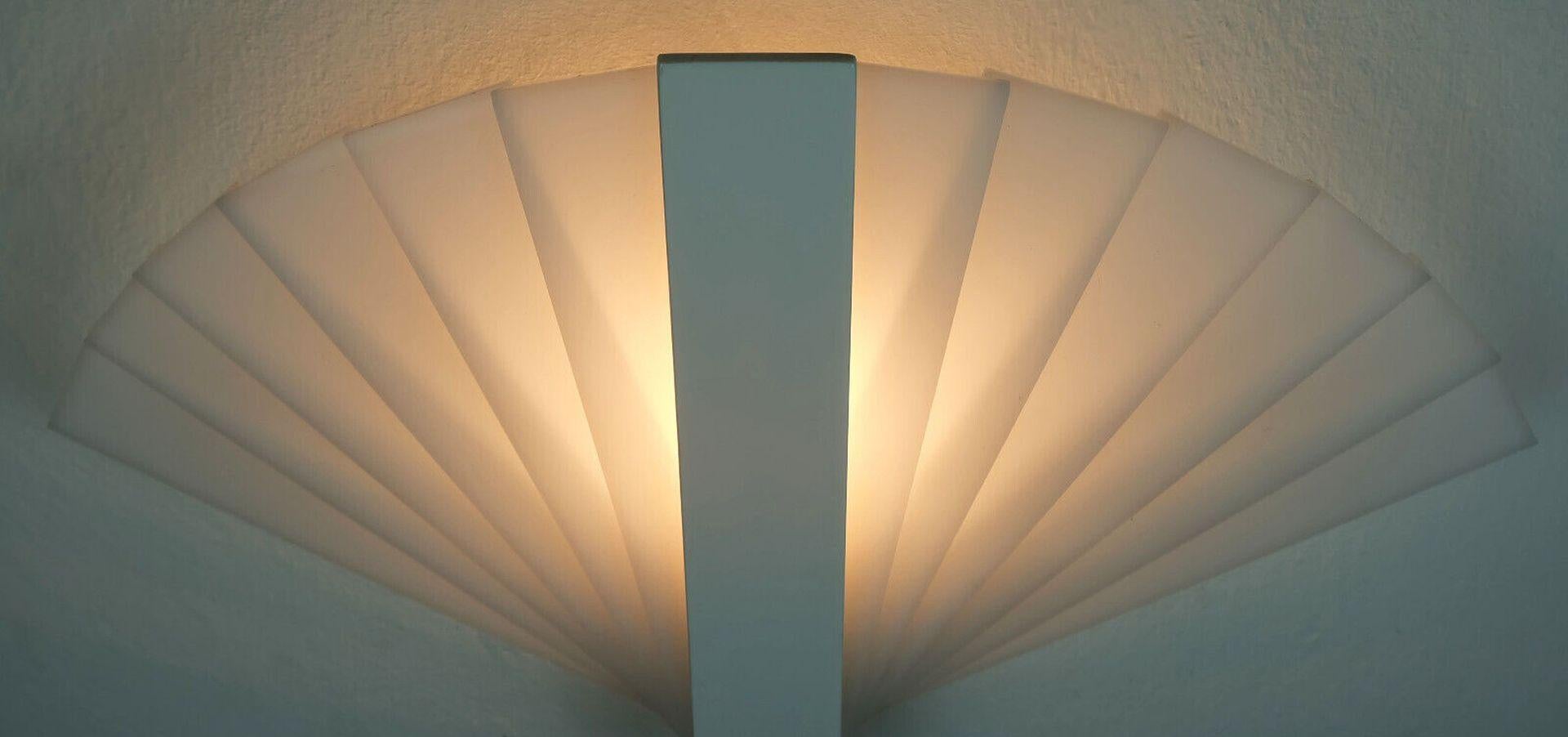 Mid-Century Modern fan-shaped 1980s WALL LAMP white acrylic sconce