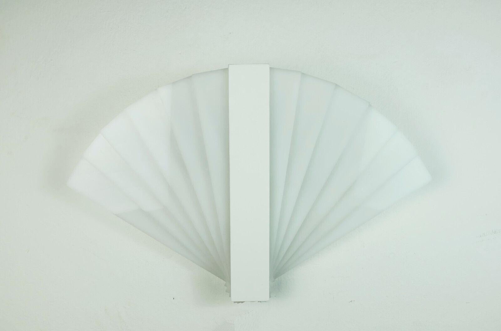Late 20th Century fan-shaped 1980s WALL LAMP white acrylic sconce