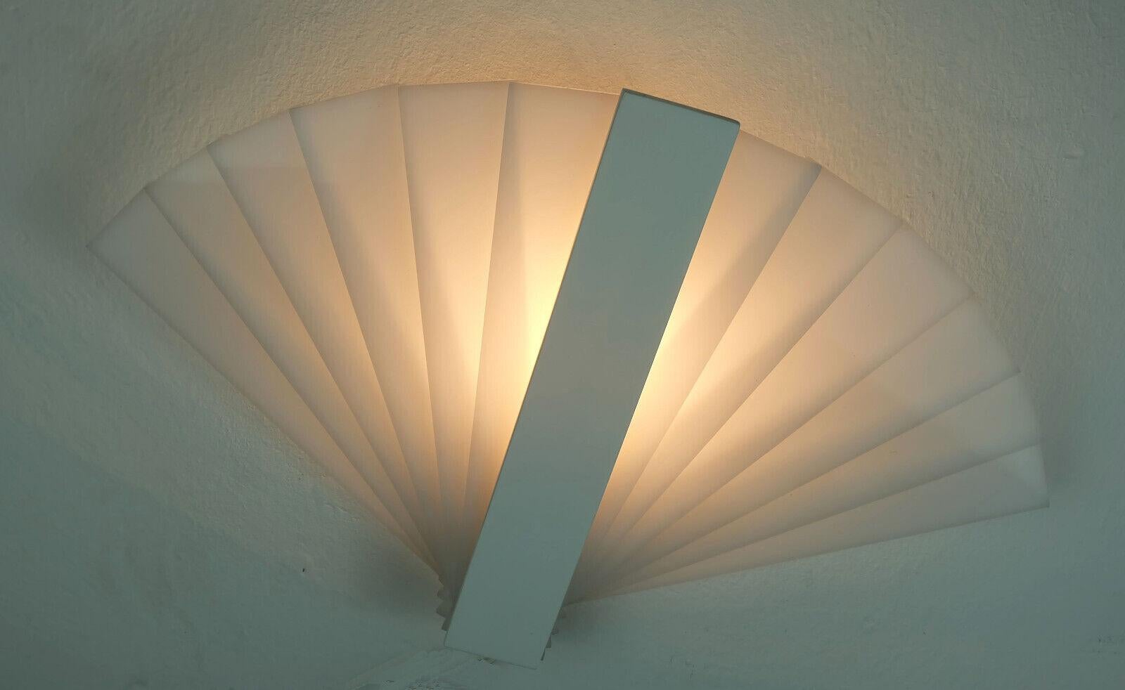 Acrylic fan-shaped 1980s WALL LAMP white acrylic sconce For Sale