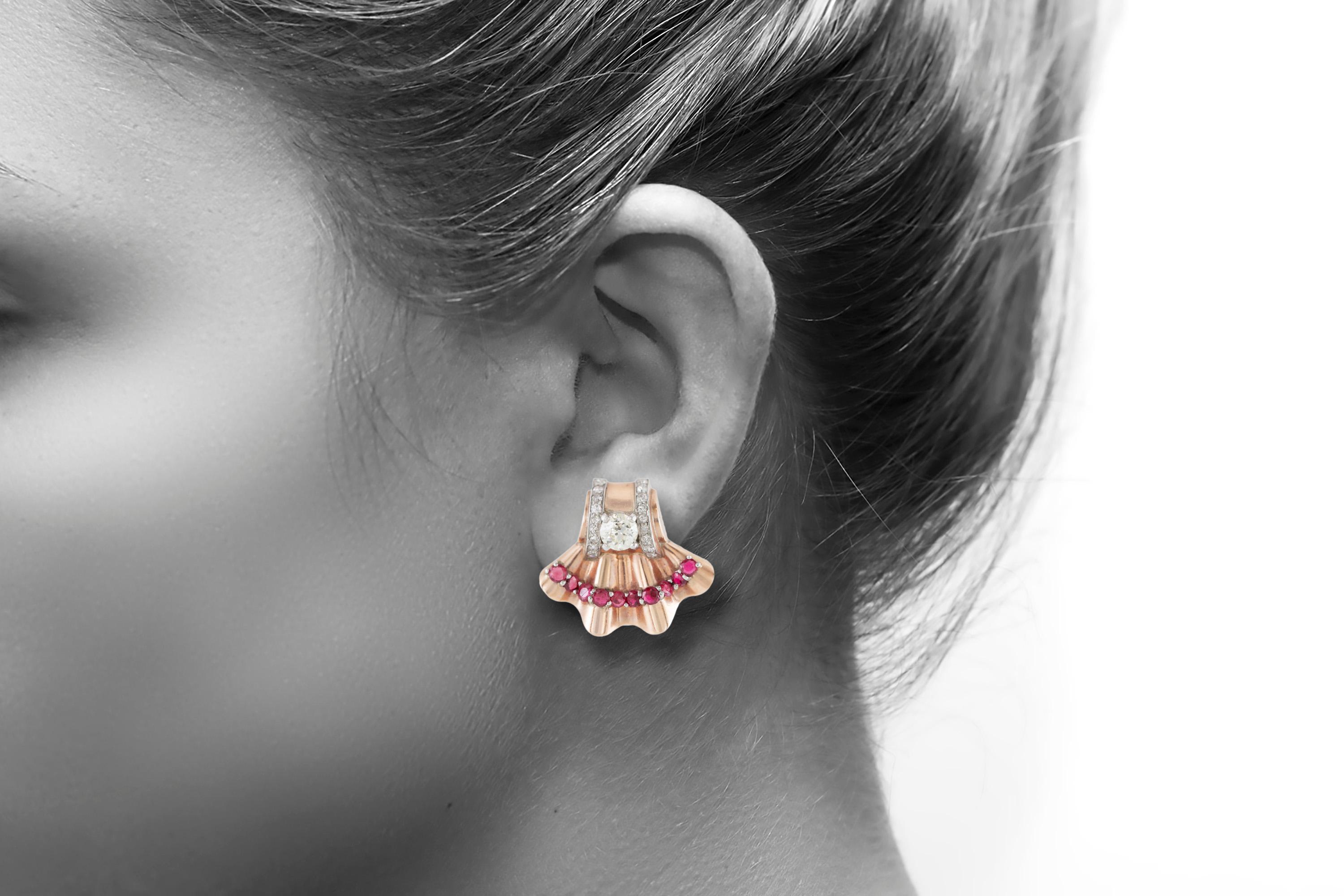 Women's or Men's Fan-Shaped Clip-On Earrings For Sale