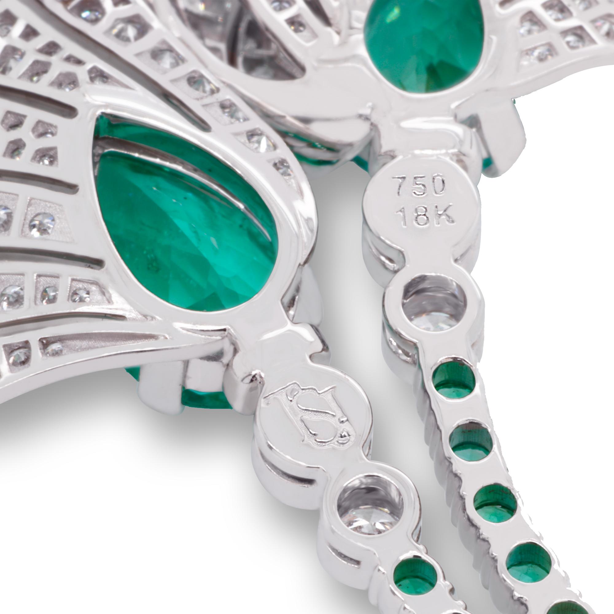 Fächerförmige florale Smaragd- und Diamant-Brosche aus 18 Karat Gold, GIA zertifiziert (Tropfenschliff) im Angebot