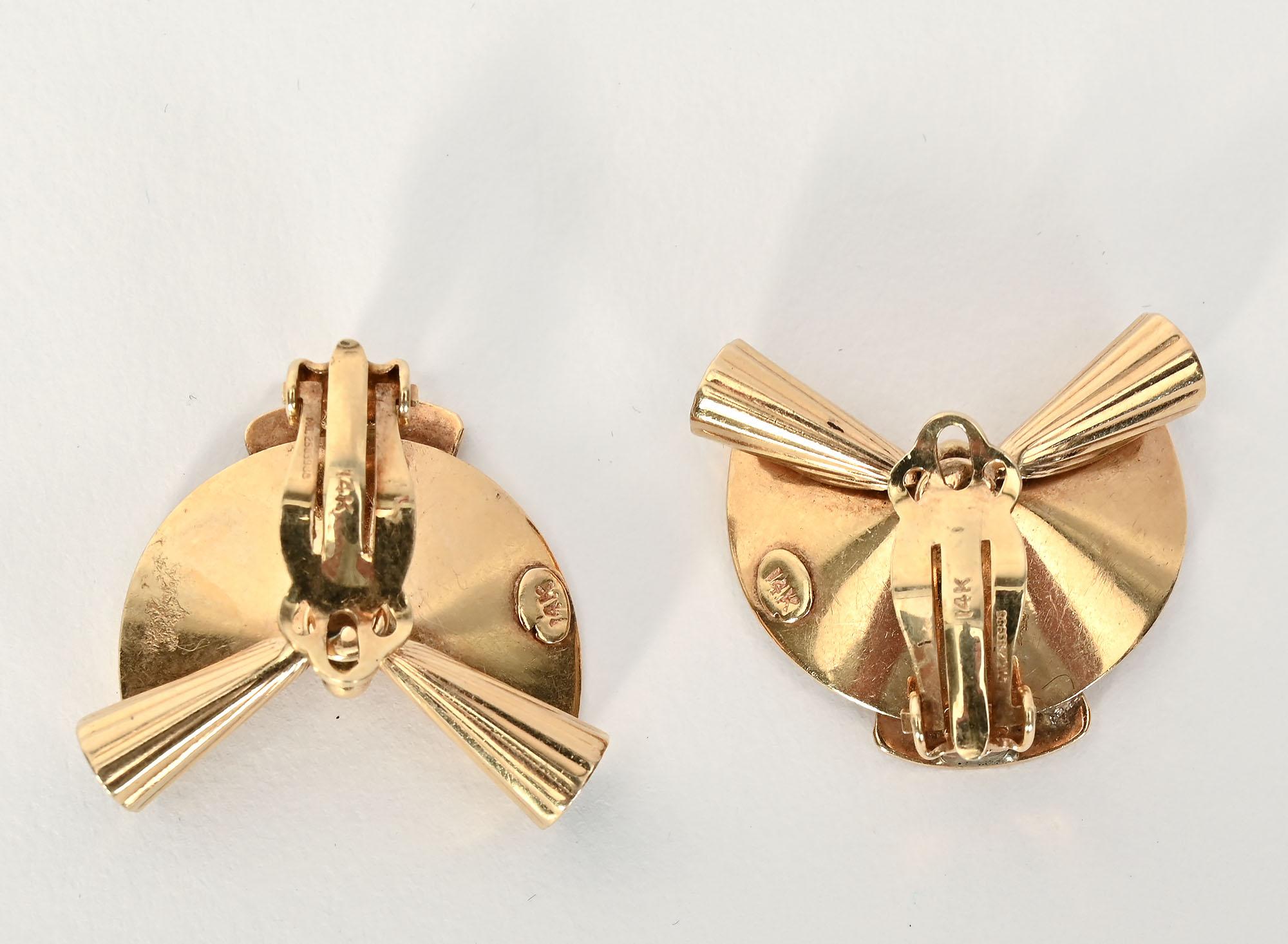 Fächerförmige Retro-Ohrringe aus Gold für Damen oder Herren im Angebot