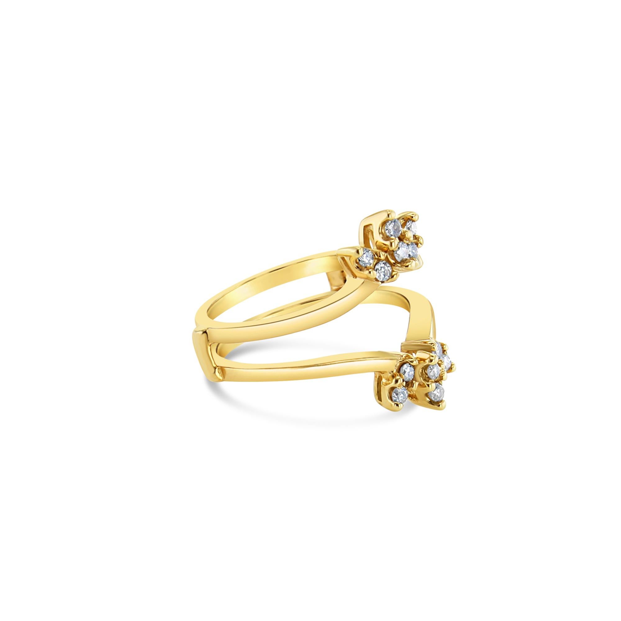 ♥ Ring Summary ♥

Pierre principale : Diamant
Approx. Poids en carats : .25cttw
Clarté du diamant : SI1/SI2
Couleur du diamant : I
Matériau du bracelet : Or jaune 14k
Mesure de l'écart : 7mm
Dimension Hauteur : 18mm
Taille de la pierre :