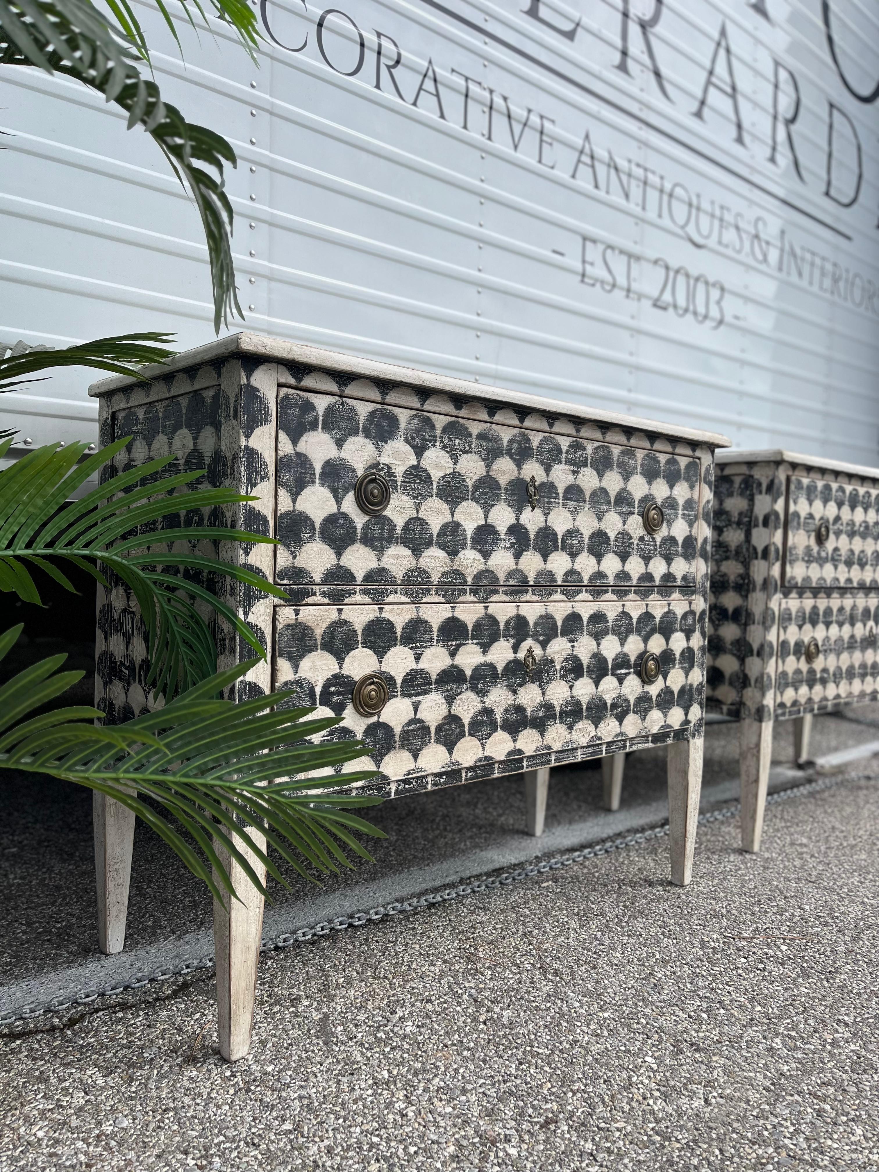 Fan style drawer with white top In condizioni Nuovo in vendita a Livorno, IT